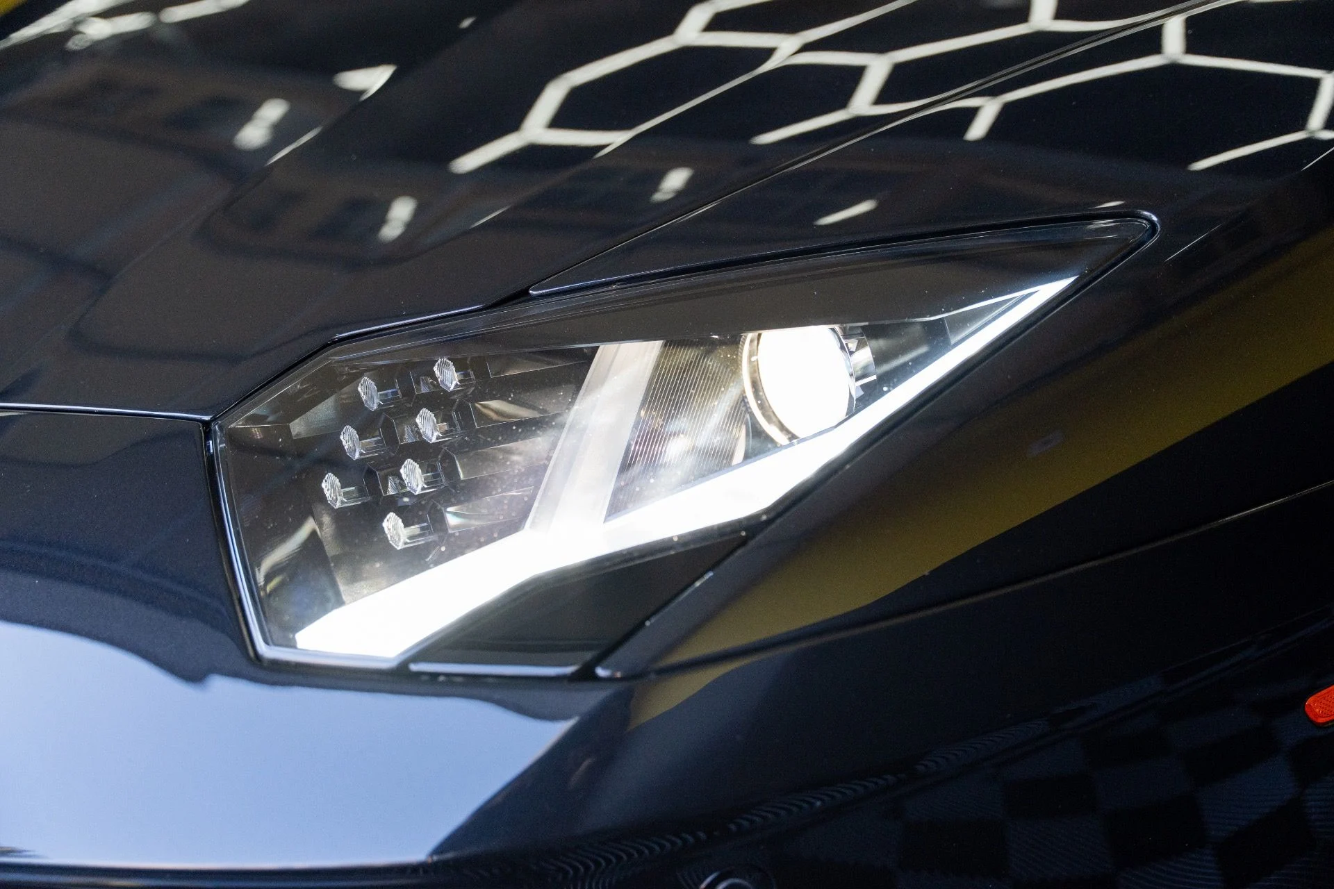 mph018_1416660427_Used_2018_Lamborghini_Aventador_LP_740_4_S_1792436167_cbaf6d9cdf