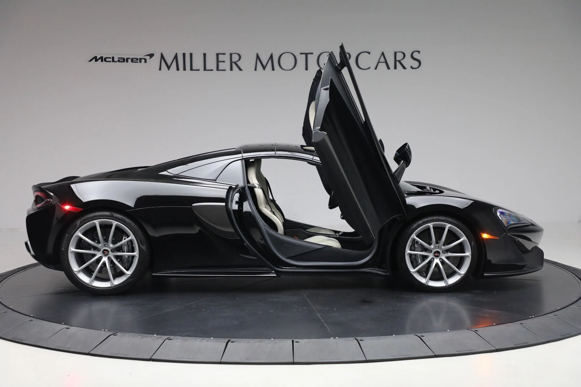 mph018_1425138500_Used_2018_Mc_Laren_570_S_Spider_f7123e117e
