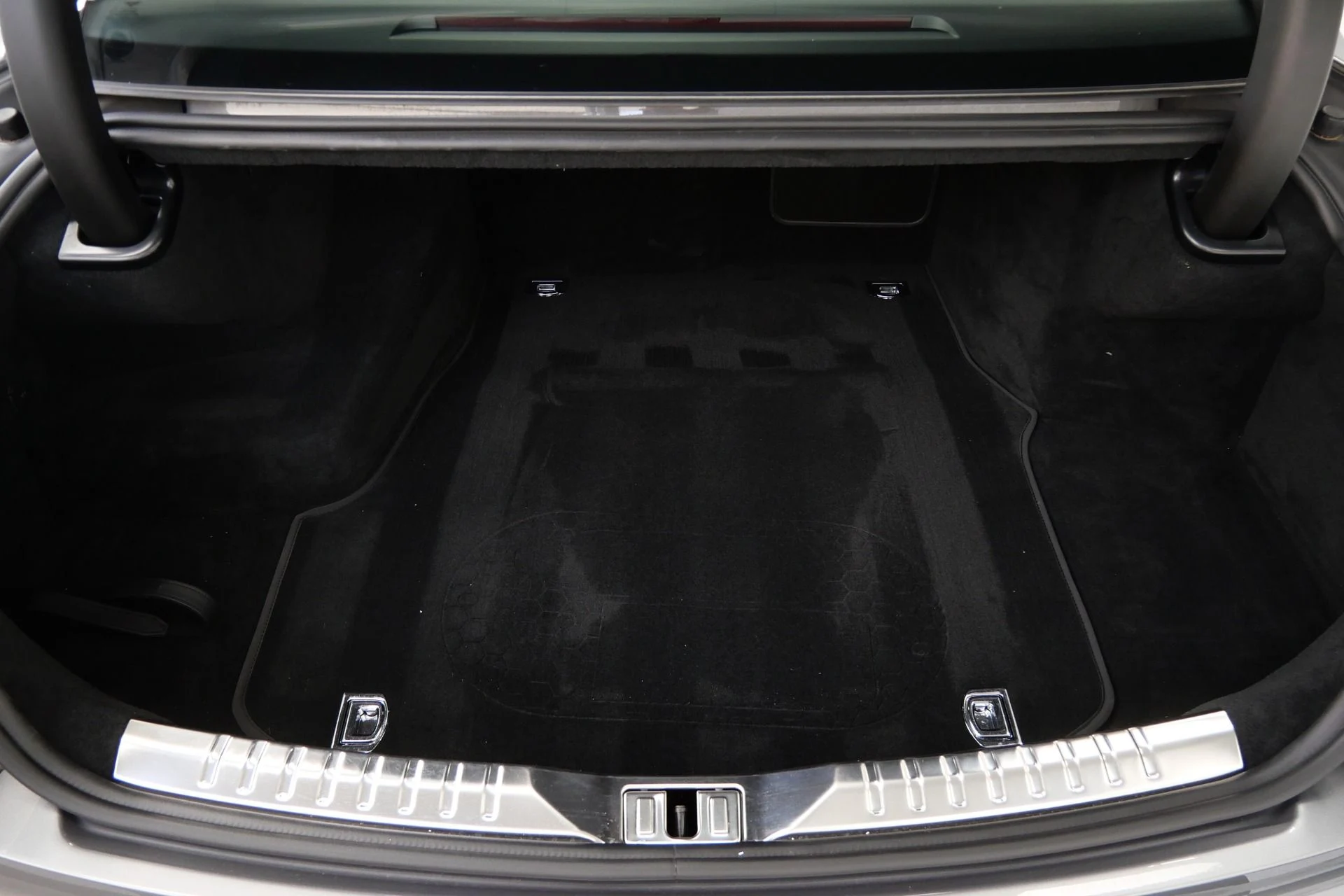 mph018_1429744147_Used_2022_Bentley_Flying_Spur_Hybrid_Odyssean_Edition_266_K_MSRP_Sustainable_Interior_Trim_1770409393_d3e00ca215