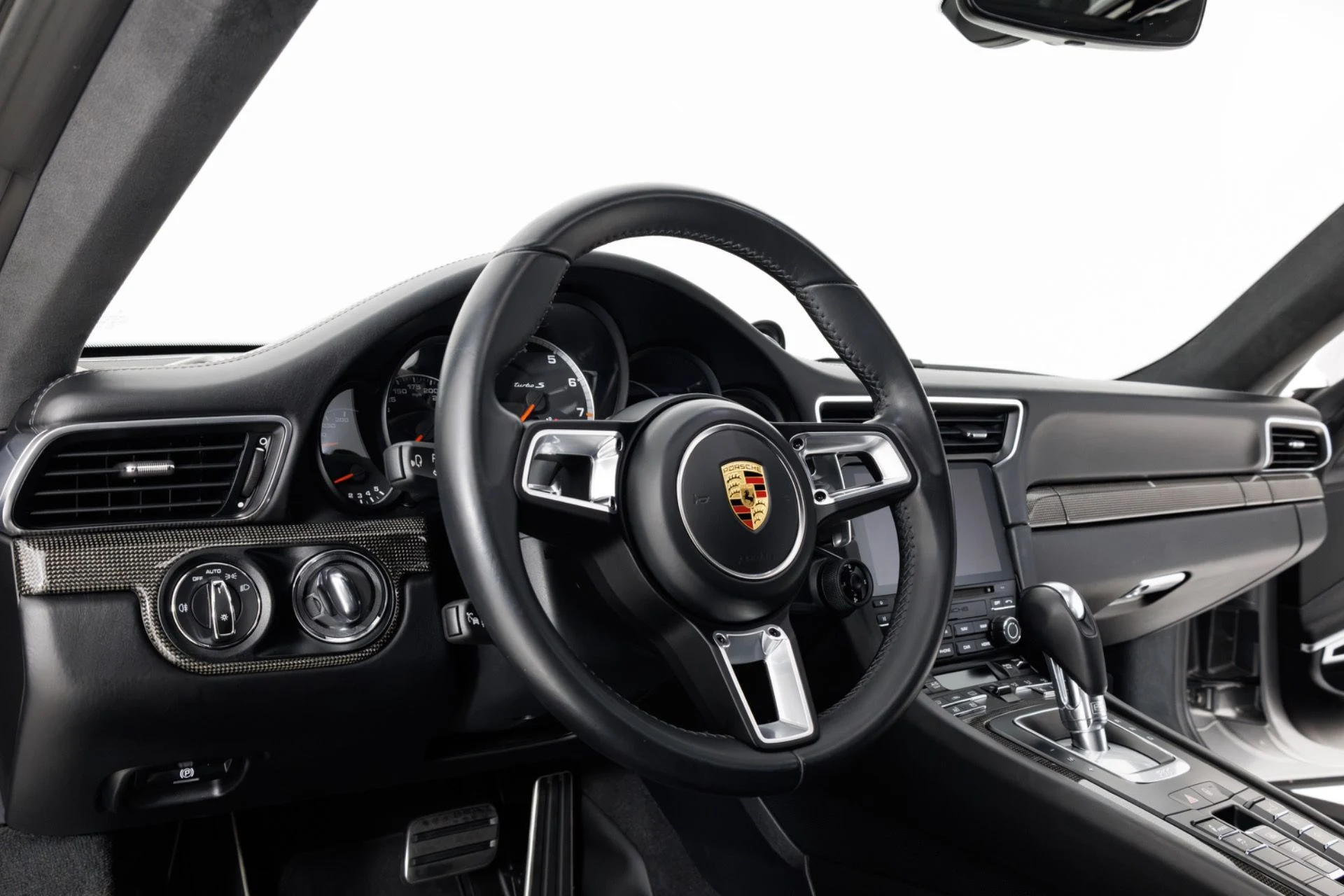 mph018_1439231878_Used_2017_Porsche_911_Turbo_S_1782938059_96d9b504a3