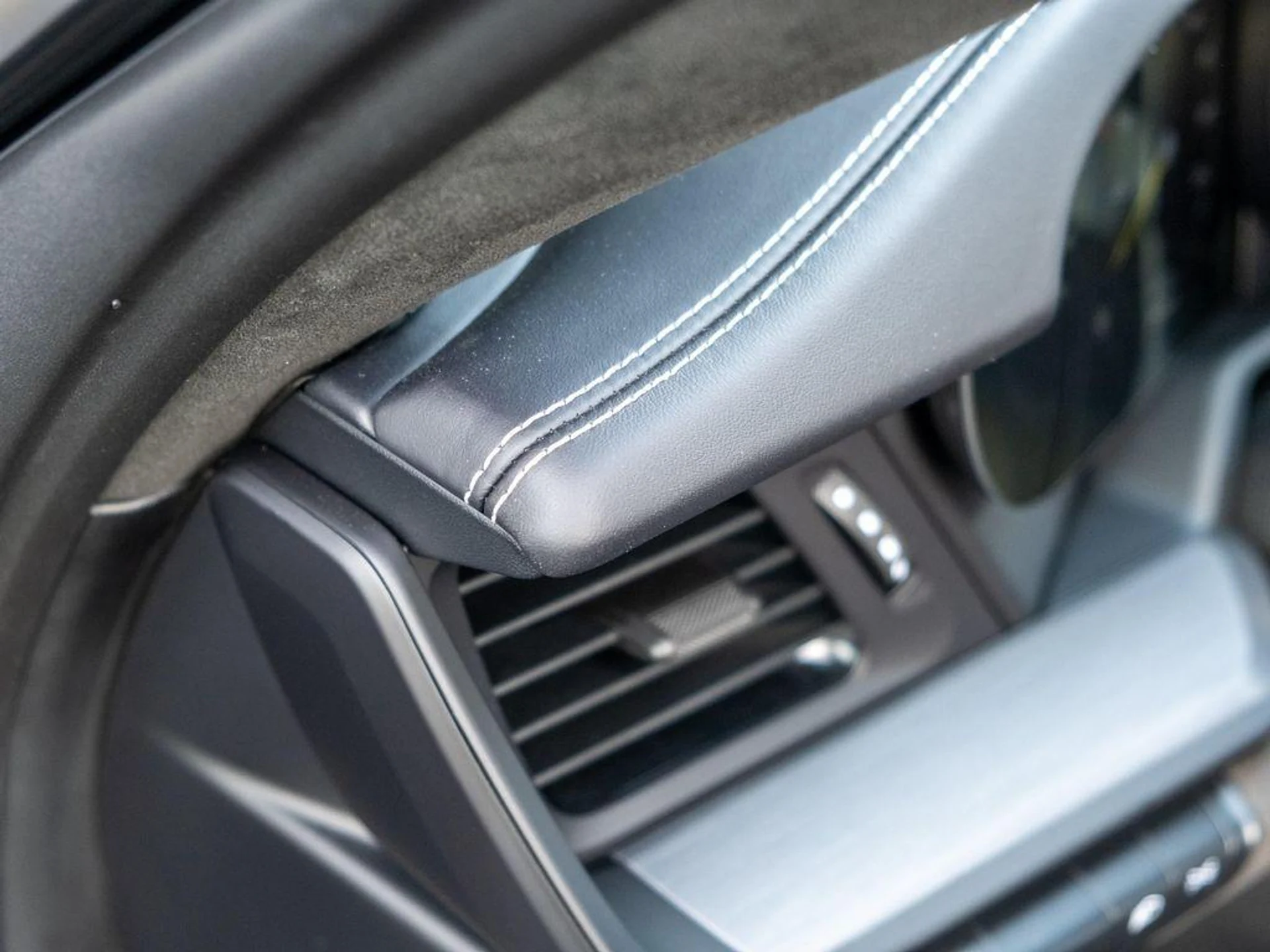 mph018_1444832528_633_Aitb74wb_3_O_Dn_Cnl5qma8_ZJM_609450a112