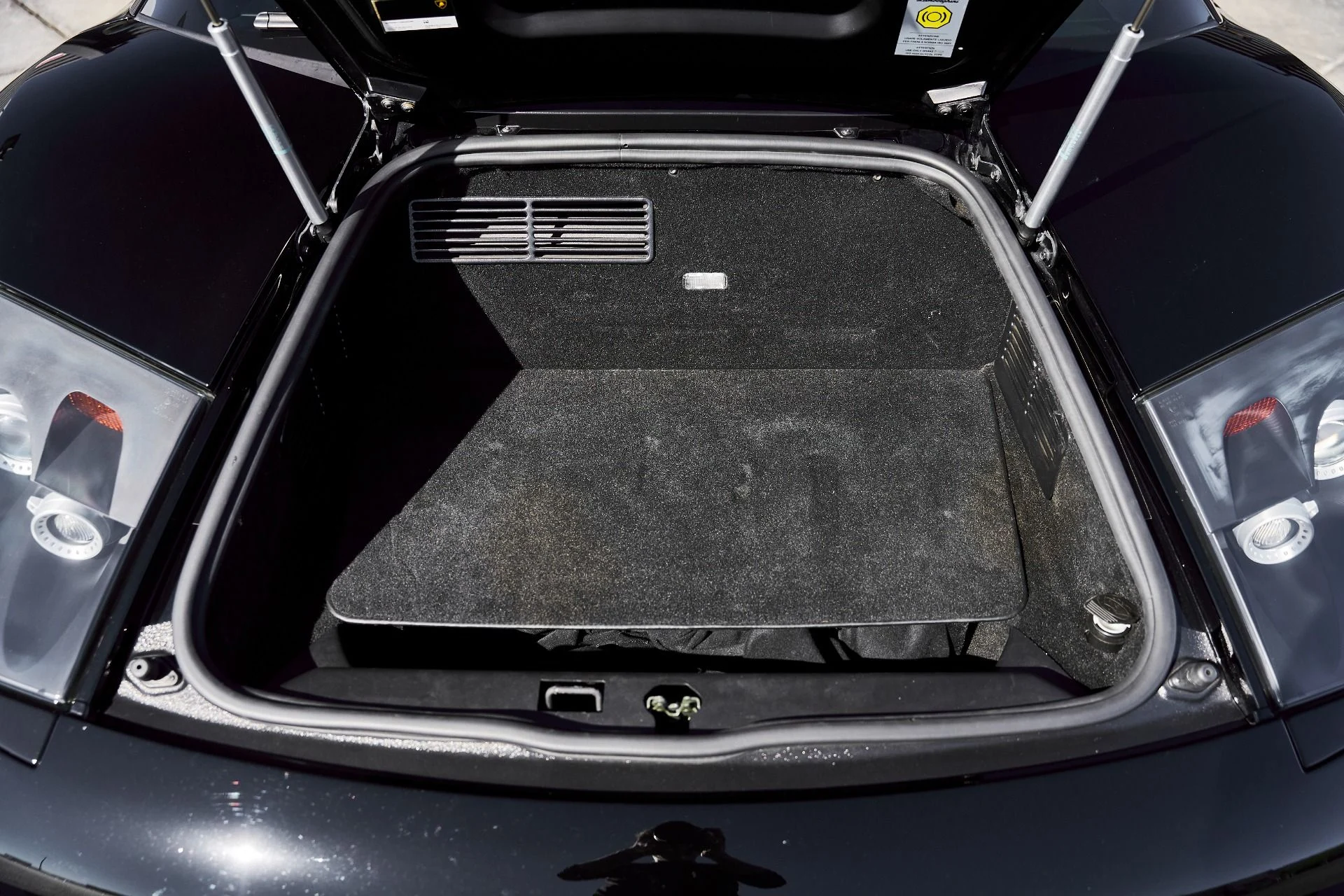 mph018_1466991384_Used_2006_Lamborghini_Murcielago_Base_1773347221_b5aa8cee43