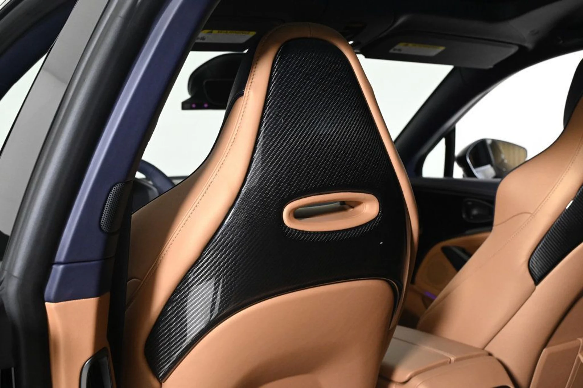 mph018_147053245_new_2026_aston_martin_dbx_707awd_11350_22956758_19_1024_58b0a59f12