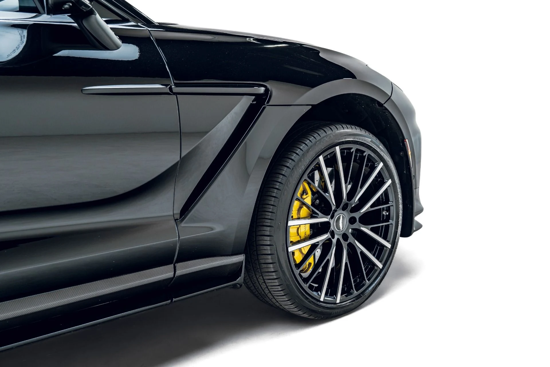 mph018_1475326037_Used_2023_Aston_Martin_DBX_707_1782930739_33b522bdbb