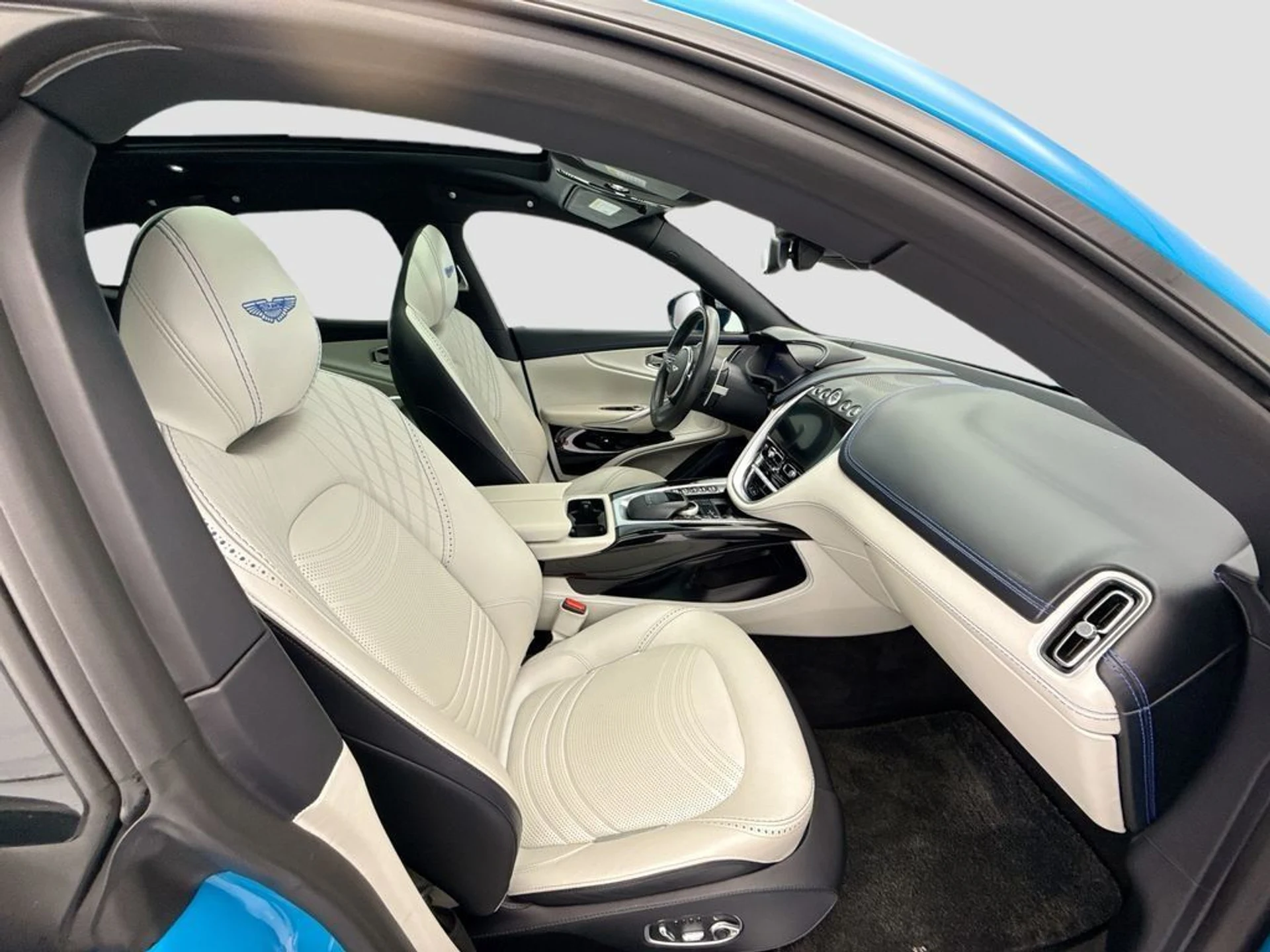 mph018_1477040361_used_2022_aston_martin_dbx_awd_8119_23031859_19_1024_7a5b8f9a82