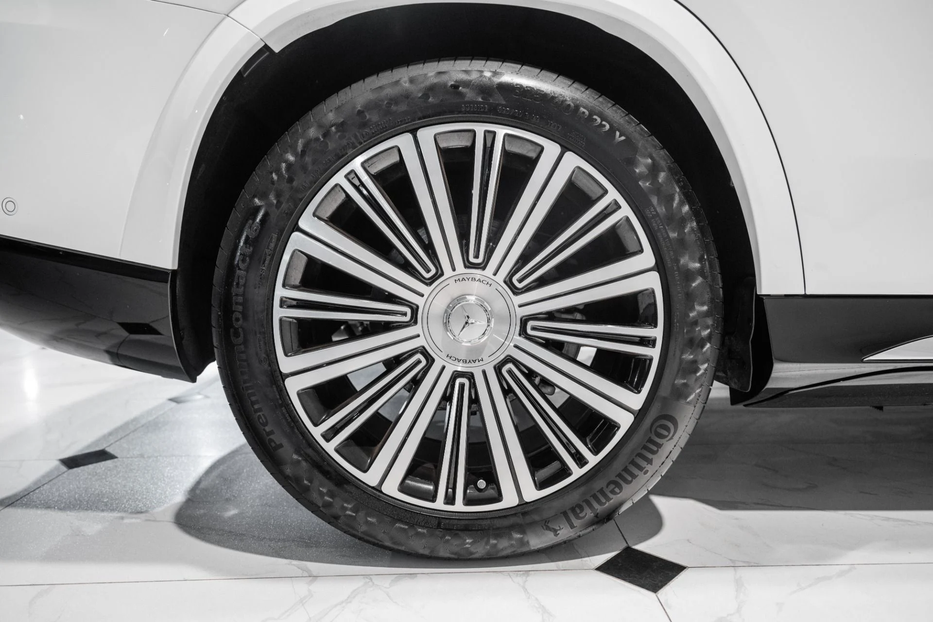 mph018_1478661452_Used_2023_Mercedes_Benz_GLS_Maybach_GLS_600_1762355740_4e844c3a77