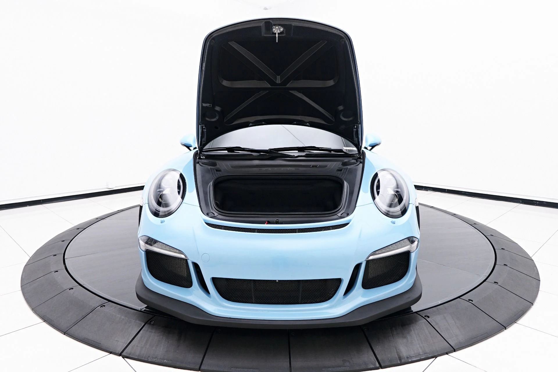mph018_1483176009_Used_2016_Porsche_911_GT_3_RS_1755310000_fb0e68375b