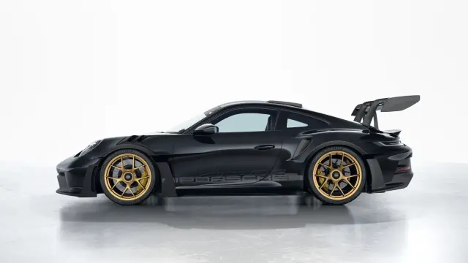 mph018_148758293_640_7557ac9968