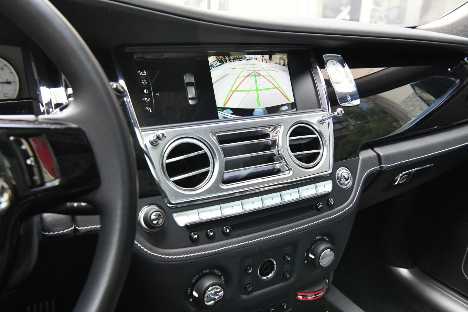 mph018_1488269860_11957_p20_l_61d88e1e4b