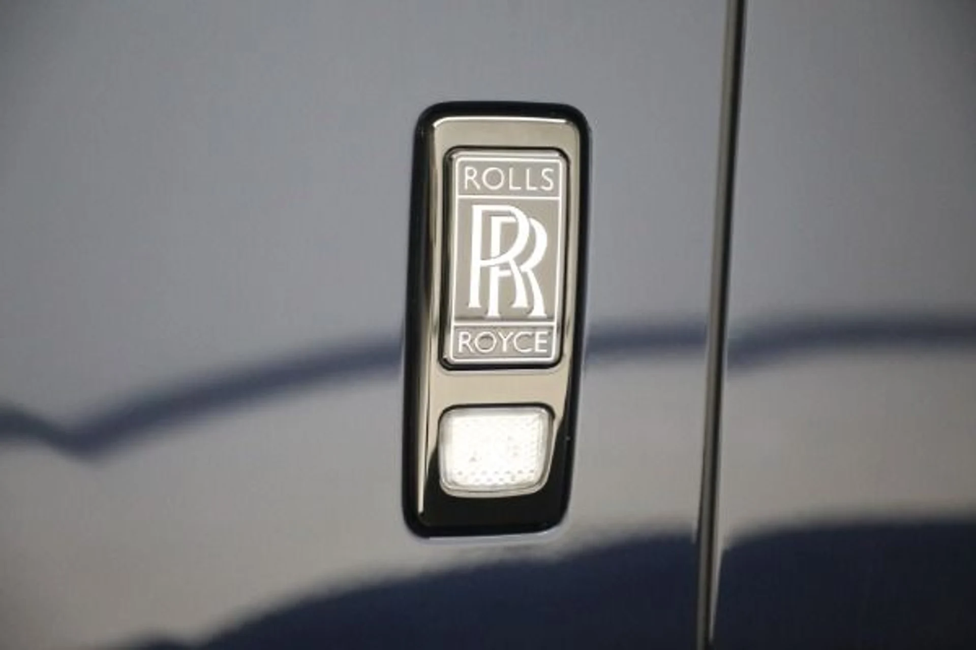 mph018_1494073793_Used_2024_Rolls_Royce_Black_Badge_Cullinan_d2e7b4f37b