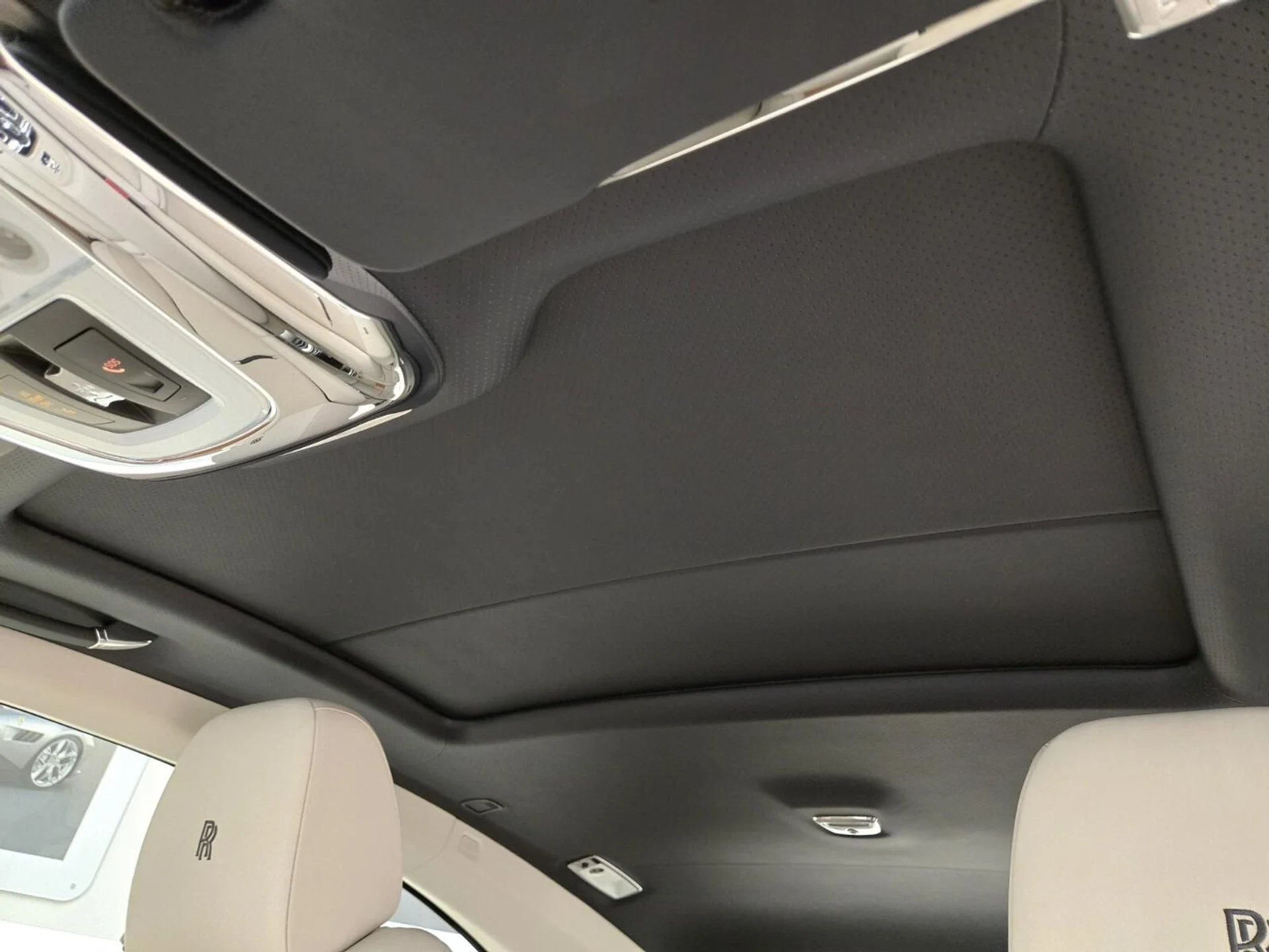 mph018_1494282850_Used_2016_Rolls_Royce_Wraith_1767163712_e0a538d684