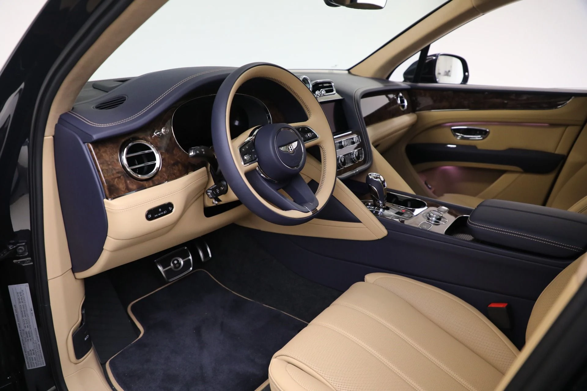 mph018_1502410706_New_2025_Bentley_Bentayga_V8_ca7f01a845