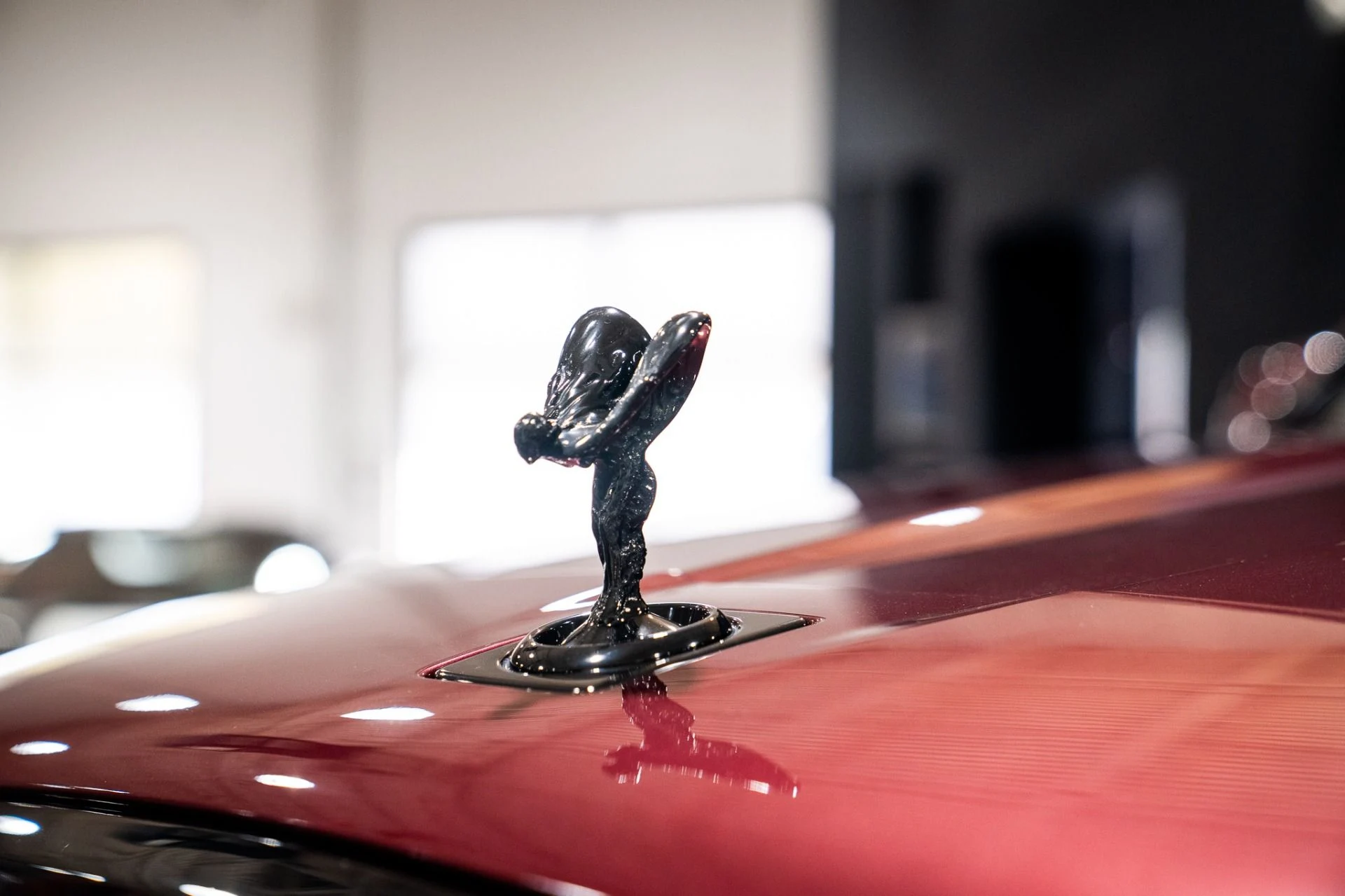 mph018_1511775168_Used_2022_Rolls_Royce_Black_Badge_Cullinan_Urban_Automotive_Widebody_HRE_wheels_1771025281_42e7feb2cb