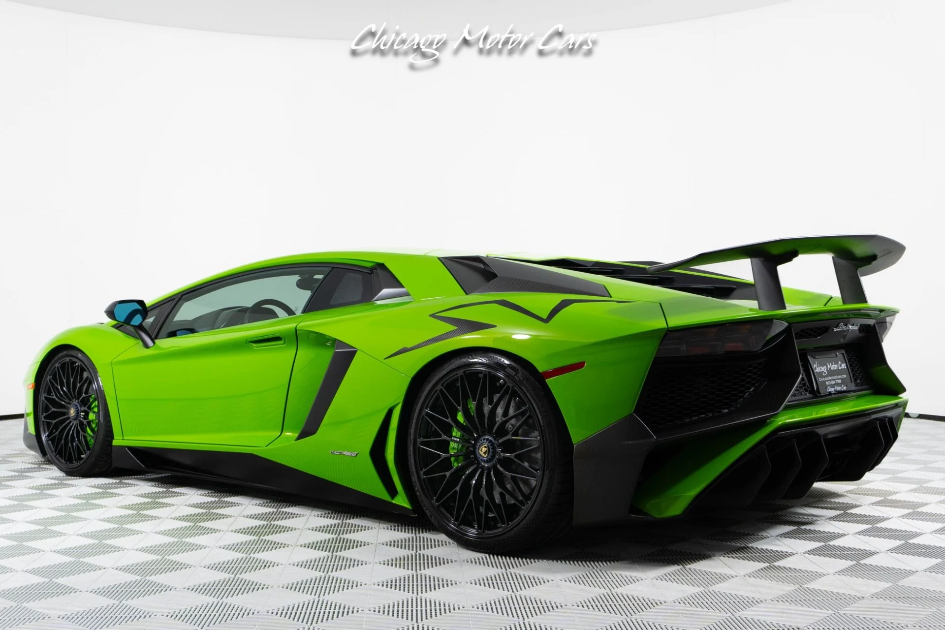 mph018_1513068859_13065_p19_l_5a92c2c05f