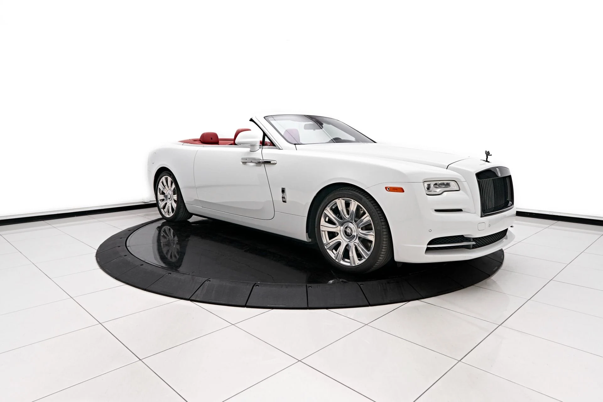 mph018_1517015410_Used_2018_Rolls_Royce_Dawn_Base_1722633895_009fe85f7b