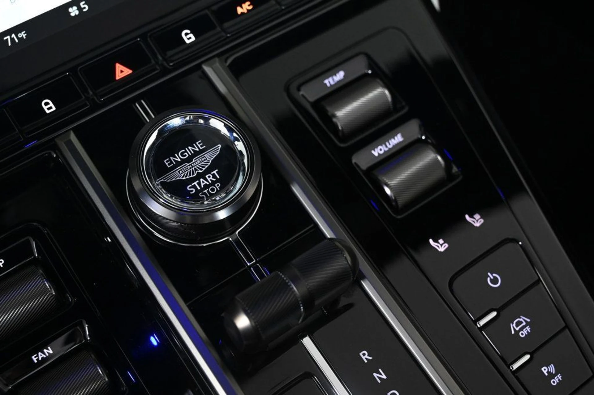 mph018_1523145657_new_2026_aston_martin_vantage_sroadster_11350_22964213_18_1024_21dc010710