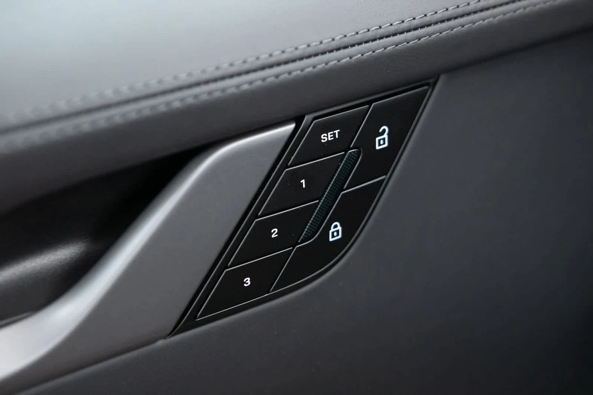 mph018_153143504_08f750a6e36072ce5e37d230bab89143x_527265745f