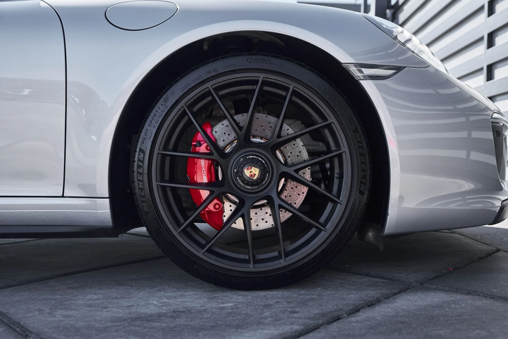 mph018_1533146967_Used_2019_Porsche_911_Carrera_4_GTS_1760406037_9df77b58d4