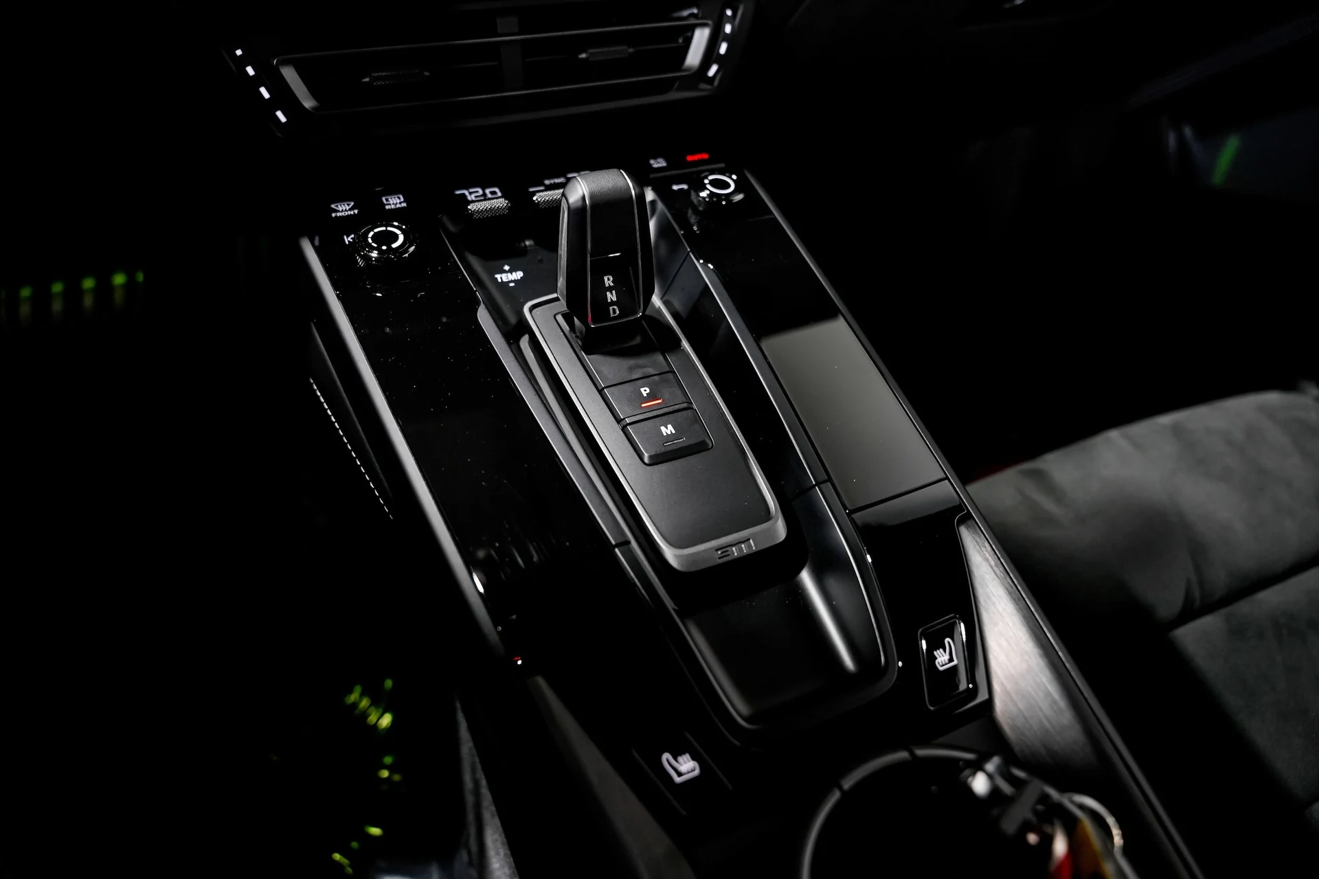 mph018_153791881_8c4555a447f6eb0d253d318048b02747x_056b9377ac