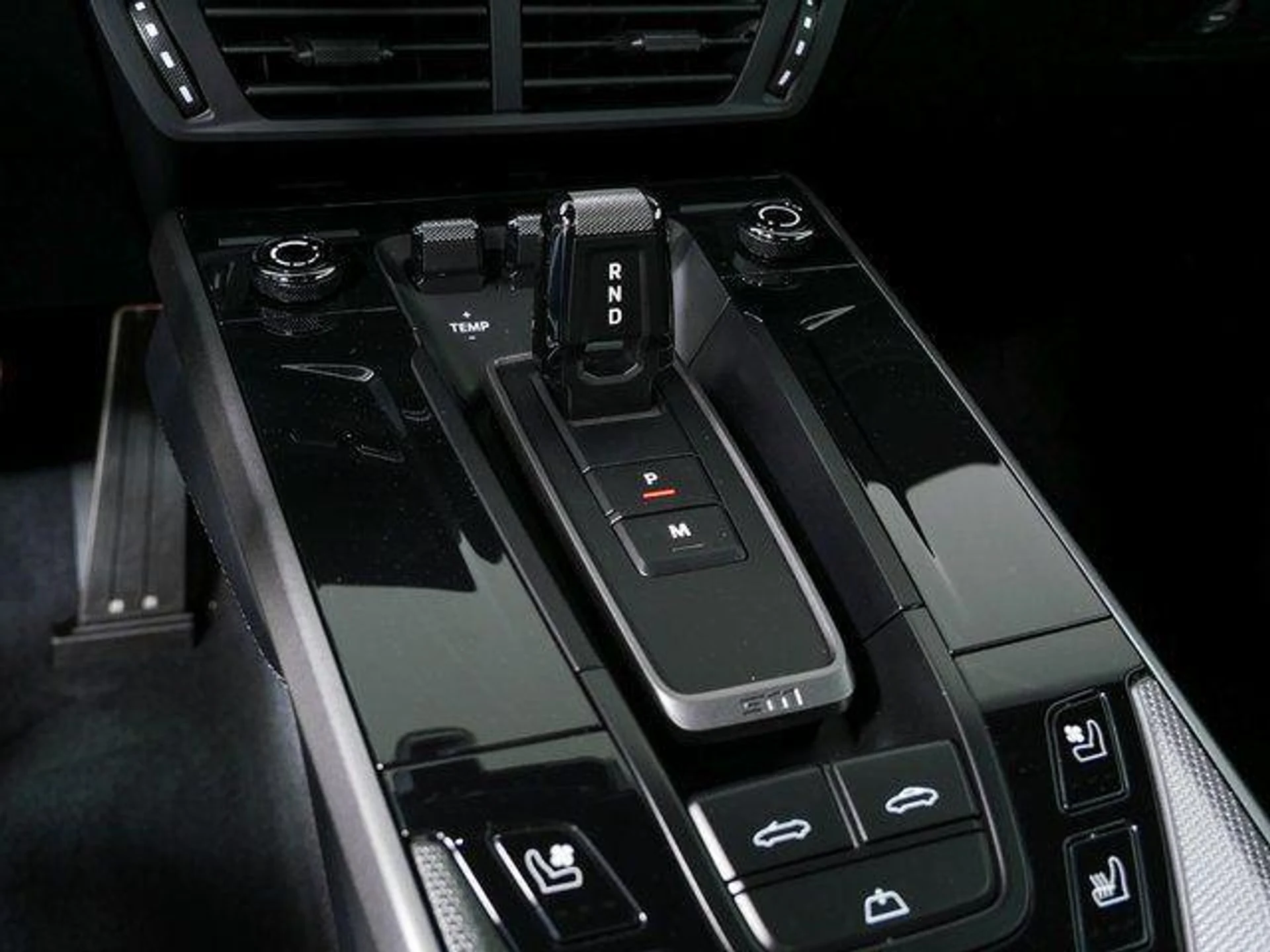 mph018_154120784_c6_Cnw_OFDCX_2_R_Ee66k_F1_Fq_Ldx_o_927c5db9c5