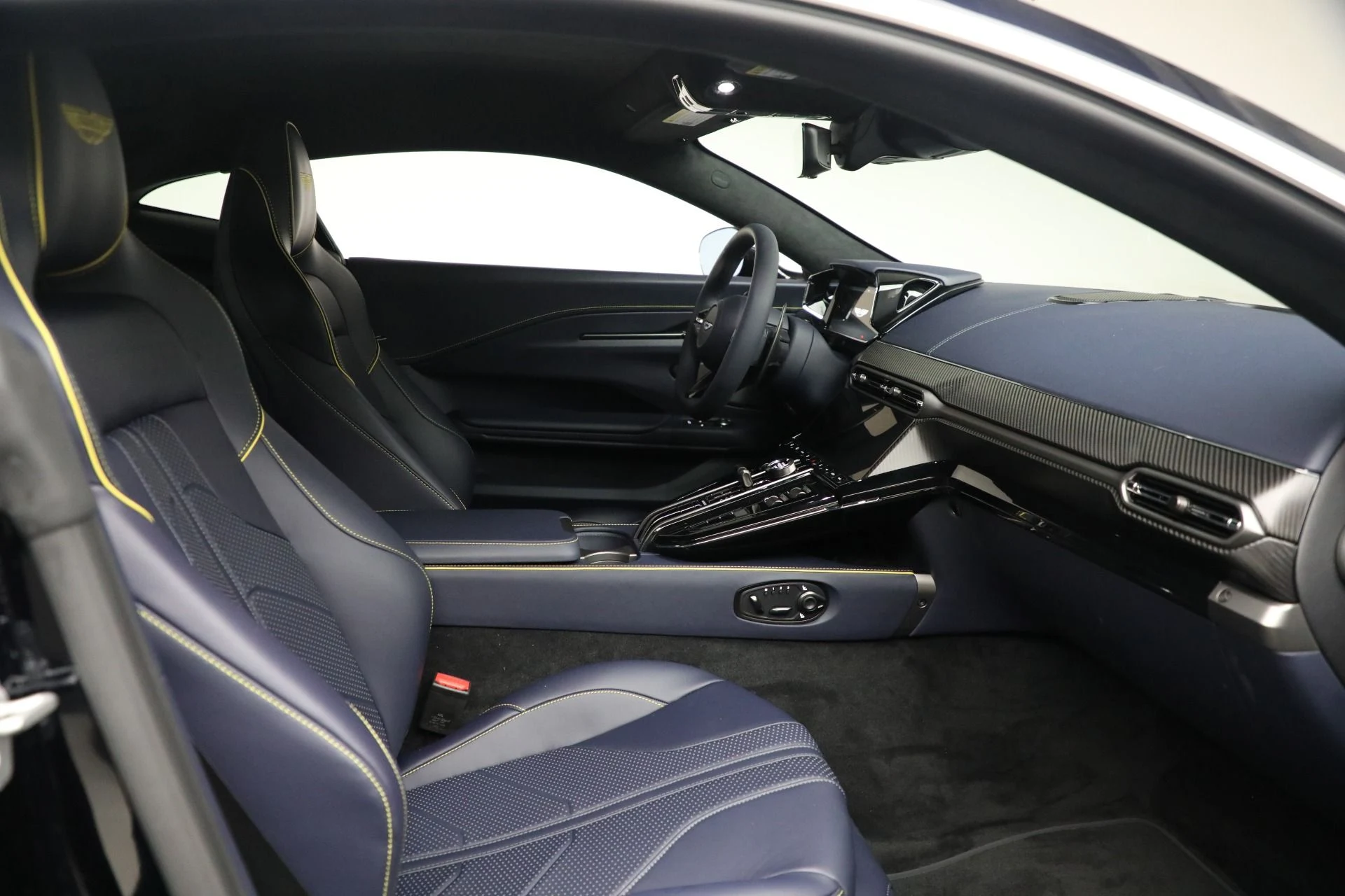 mph018_1541305261_New_2026_Aston_Martin_Vantage_16589e626c