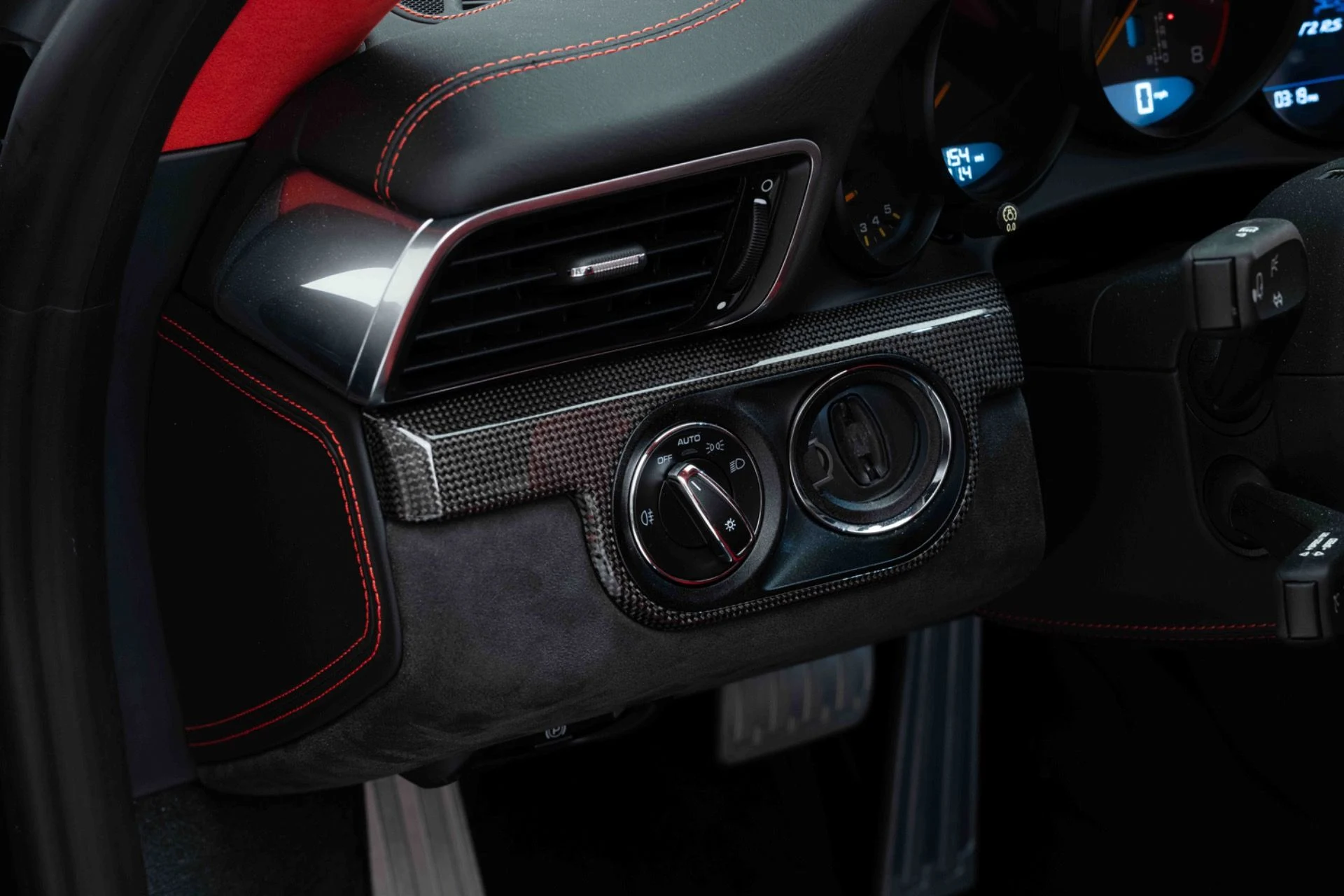 mph018_1549641690_Used_2018_Porsche_911_GT_2_RS_1774025655_e10cf98027