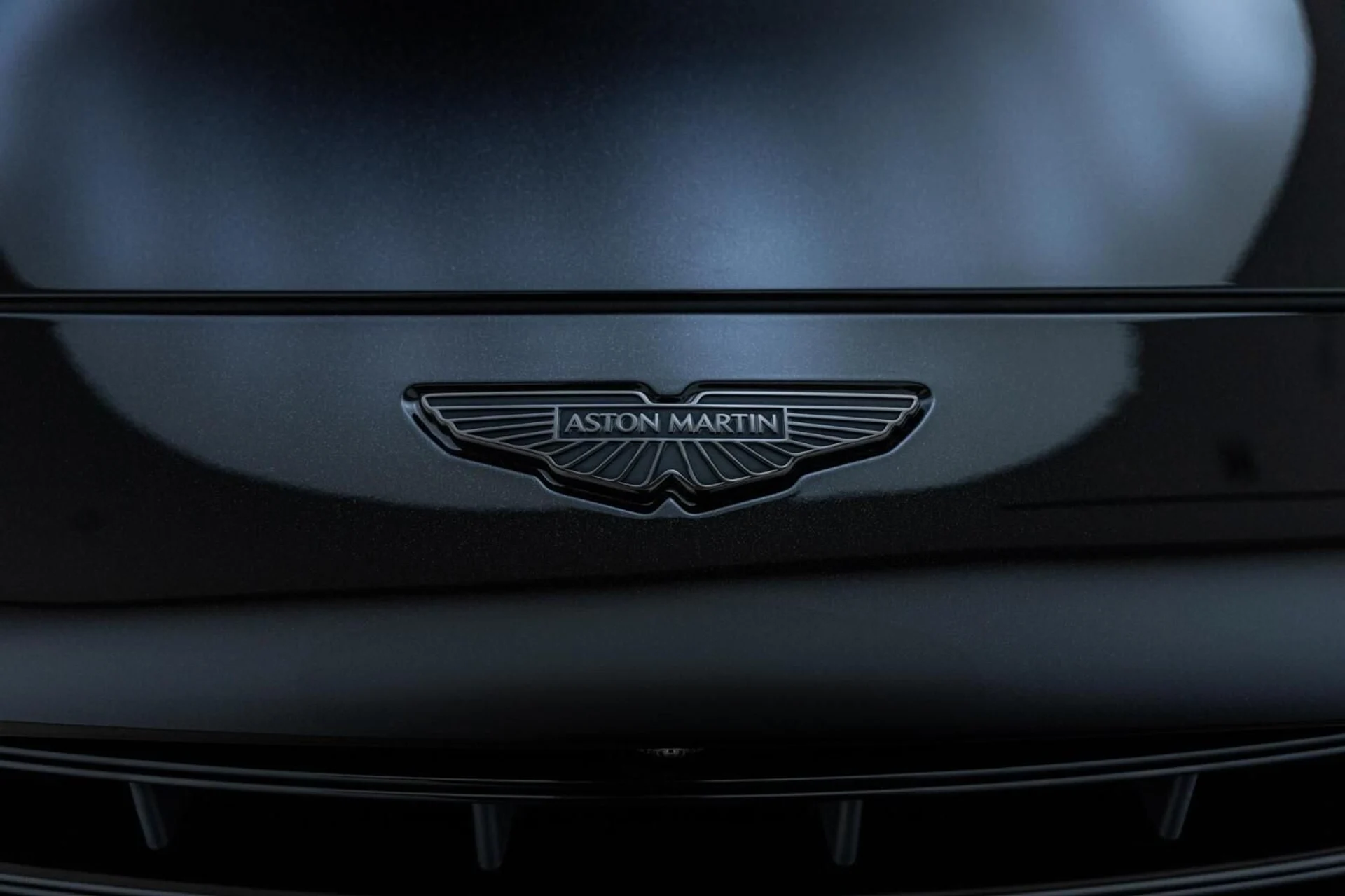 mph018_1557331040_New_2025_Aston_Martin_DBX_707_AWD_1744624294_8188ea1f45