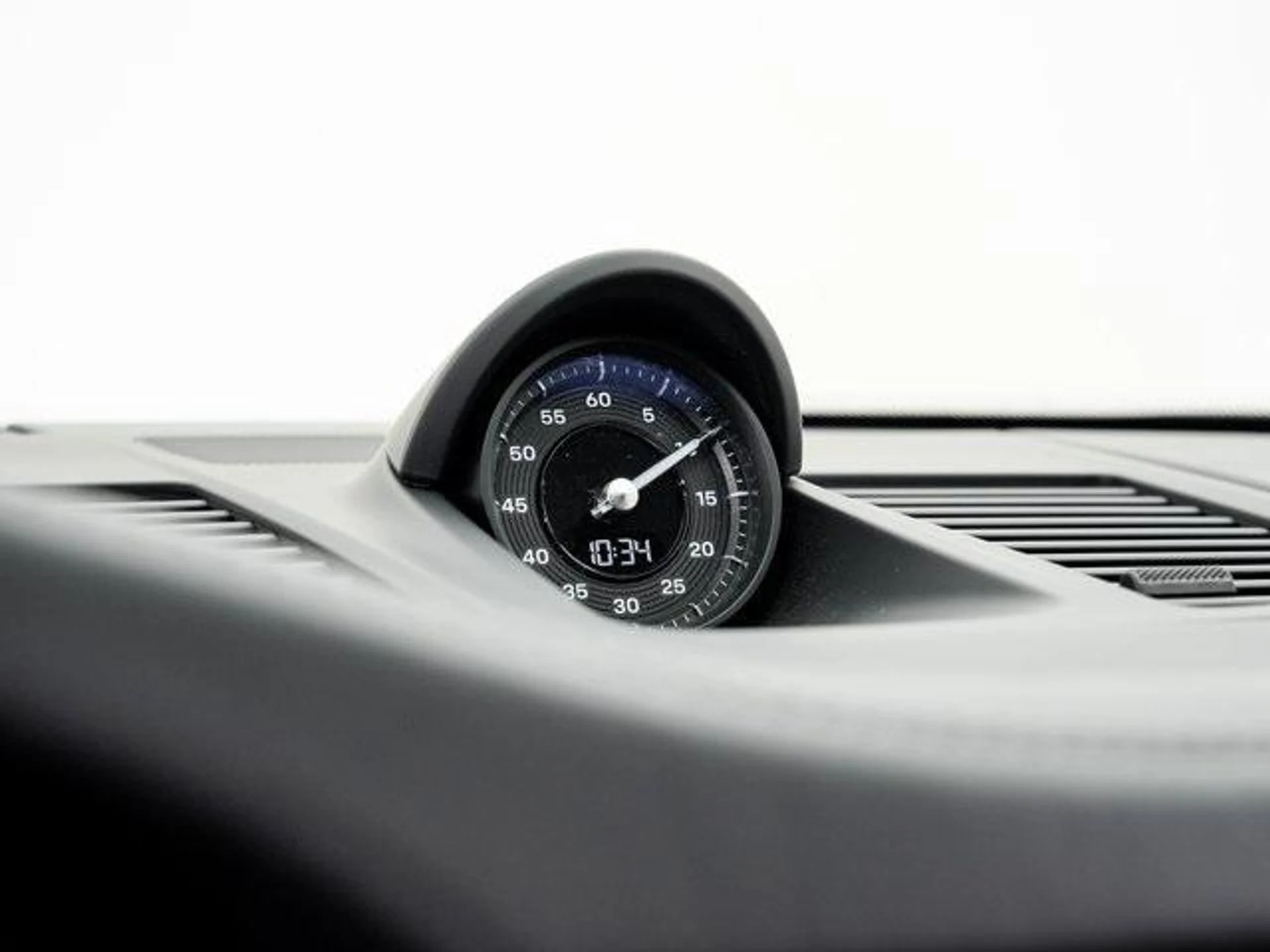 mph018_156852837_z7q_Xg3bbg_Kmg_GY_0_Un_Nk_AKBW_3_AQ_50e4920679