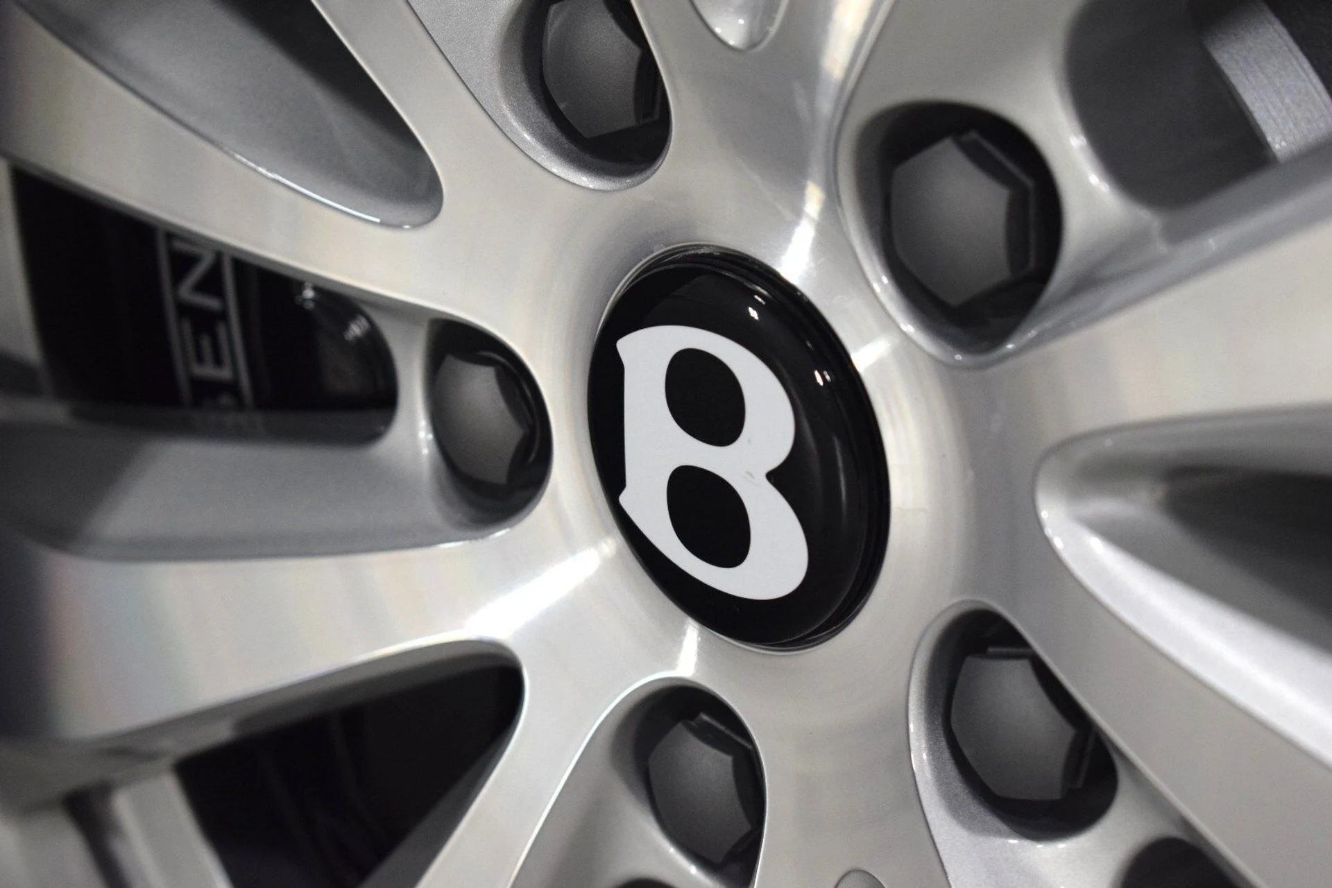 mph018_1568950568_56108876a89d6d72418d92e7c5acd1a1x_42dcb157b2