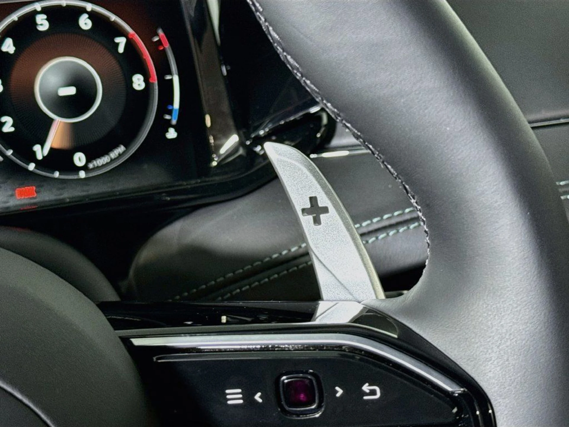 mph018_1580857748_new_2026_aston_martin_db12_scoupe_11350_23086694_20_1024_e5dbd4c03b