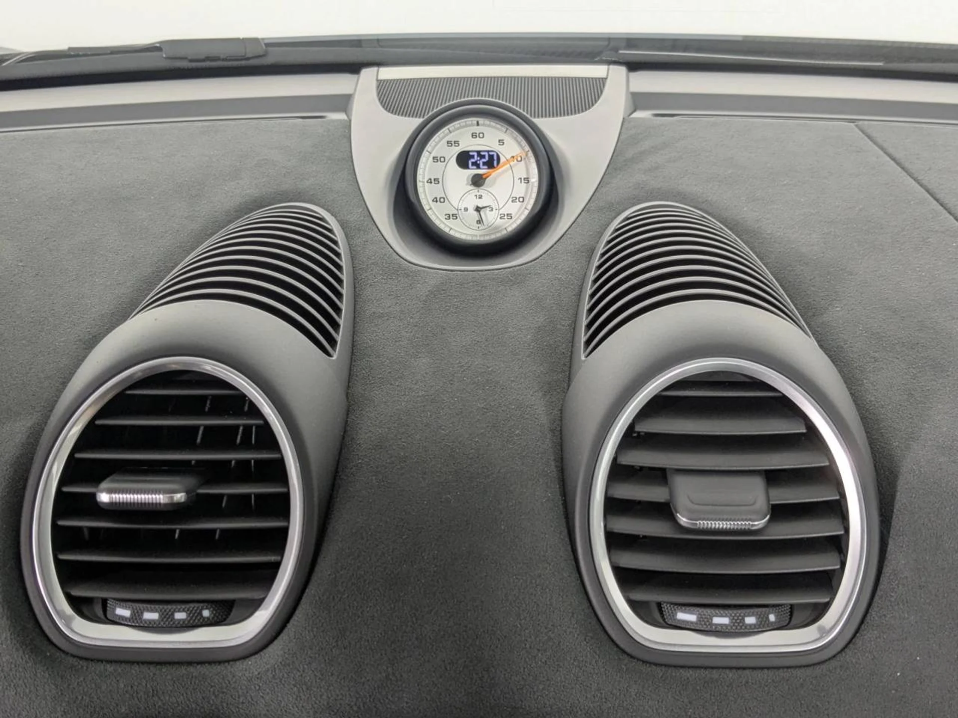 mph018_158265966_1280_65bfa19551