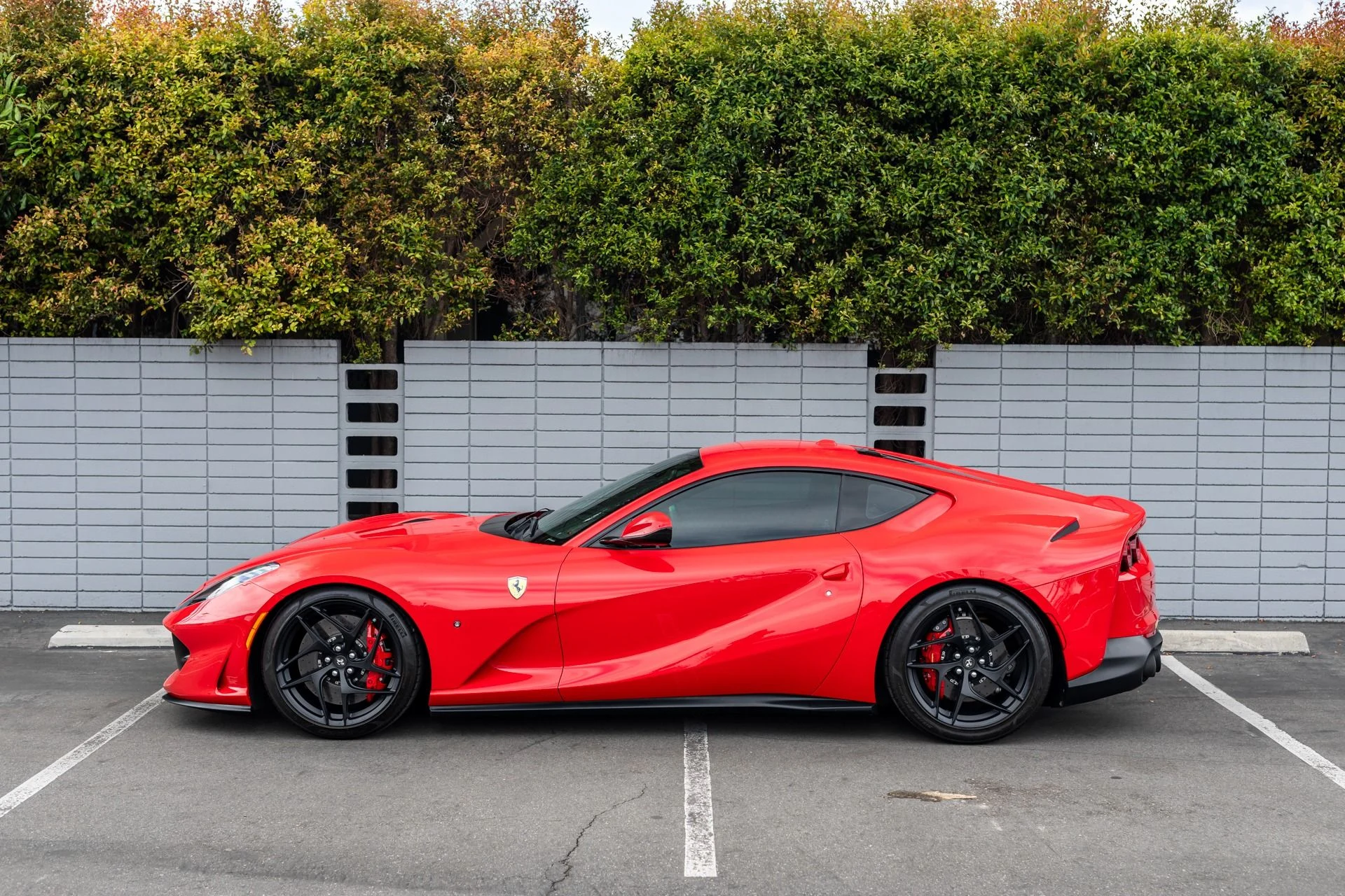 mph018_1589825240_Used_2019_Ferrari_812_Superfast_1744740798_e402855a7b