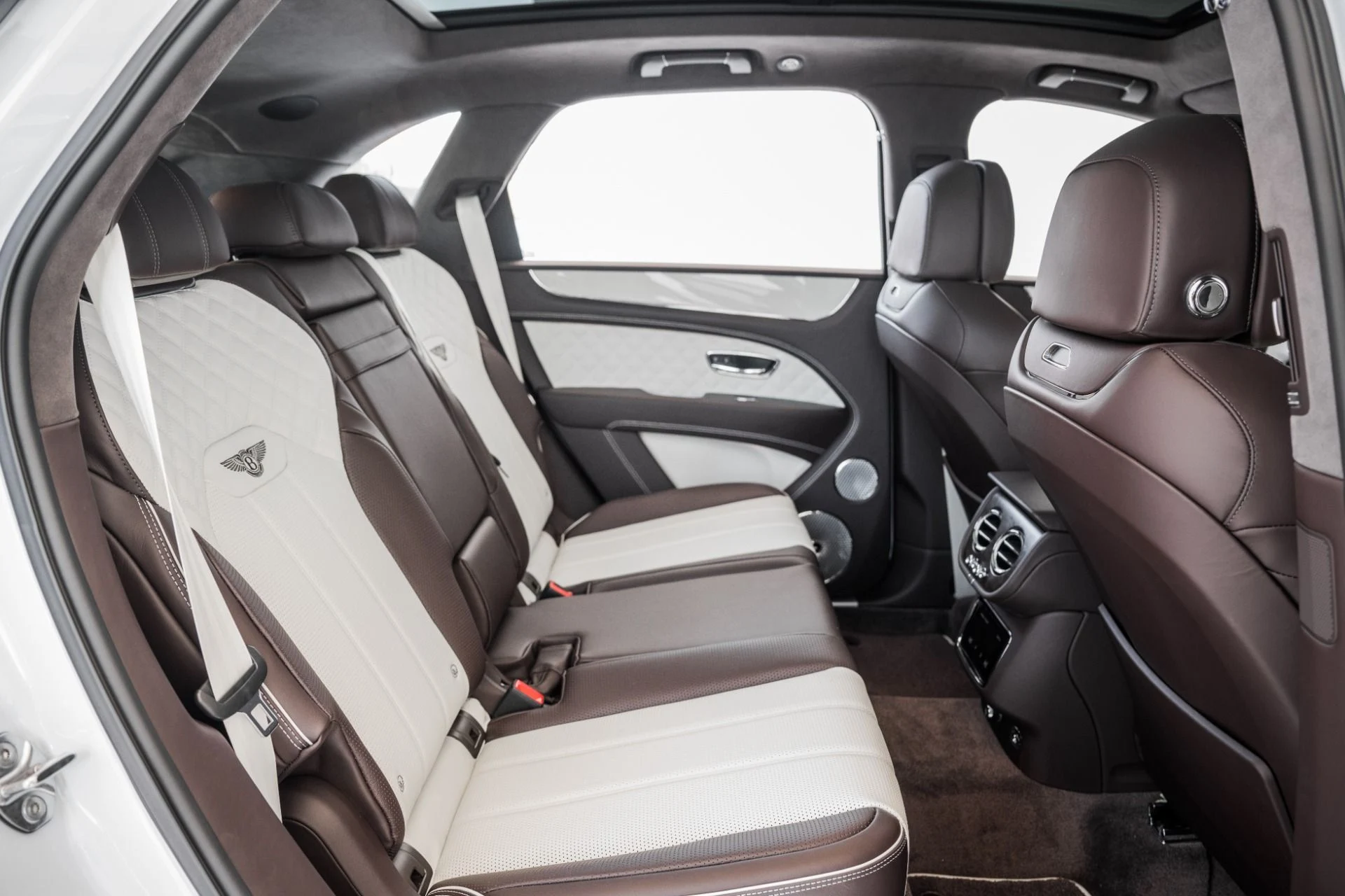 mph018_1596264727_Used_2023_Bentley_Bentayga_Azure_1673896461_558382cde2