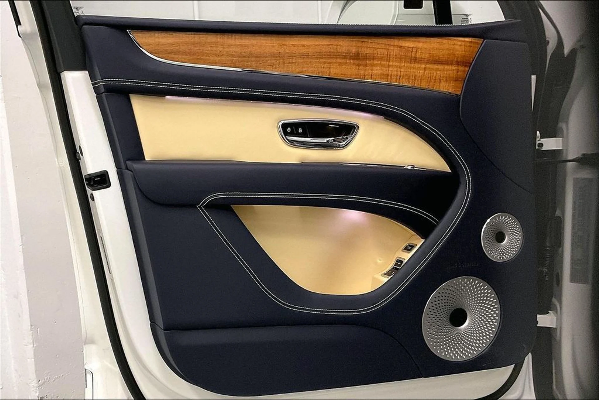 mph018_1599178627_36ba12626b3fad882cfbeaedd1c3c532x_2ff0b8f849