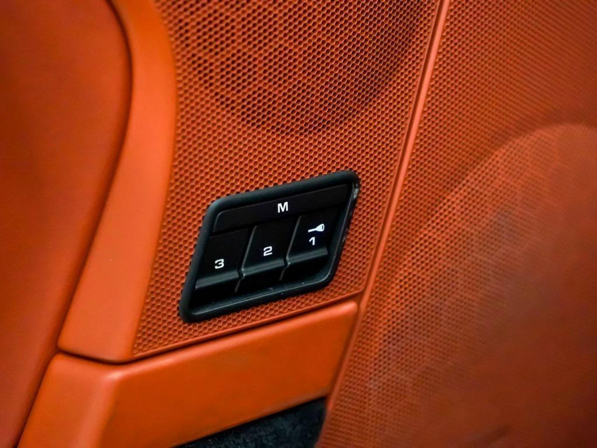 mph018_1604293707_q_Q8dx_K_Wzqdn_UG_0l_VFJW_Np_Vhifk_M_56ccba5ff7