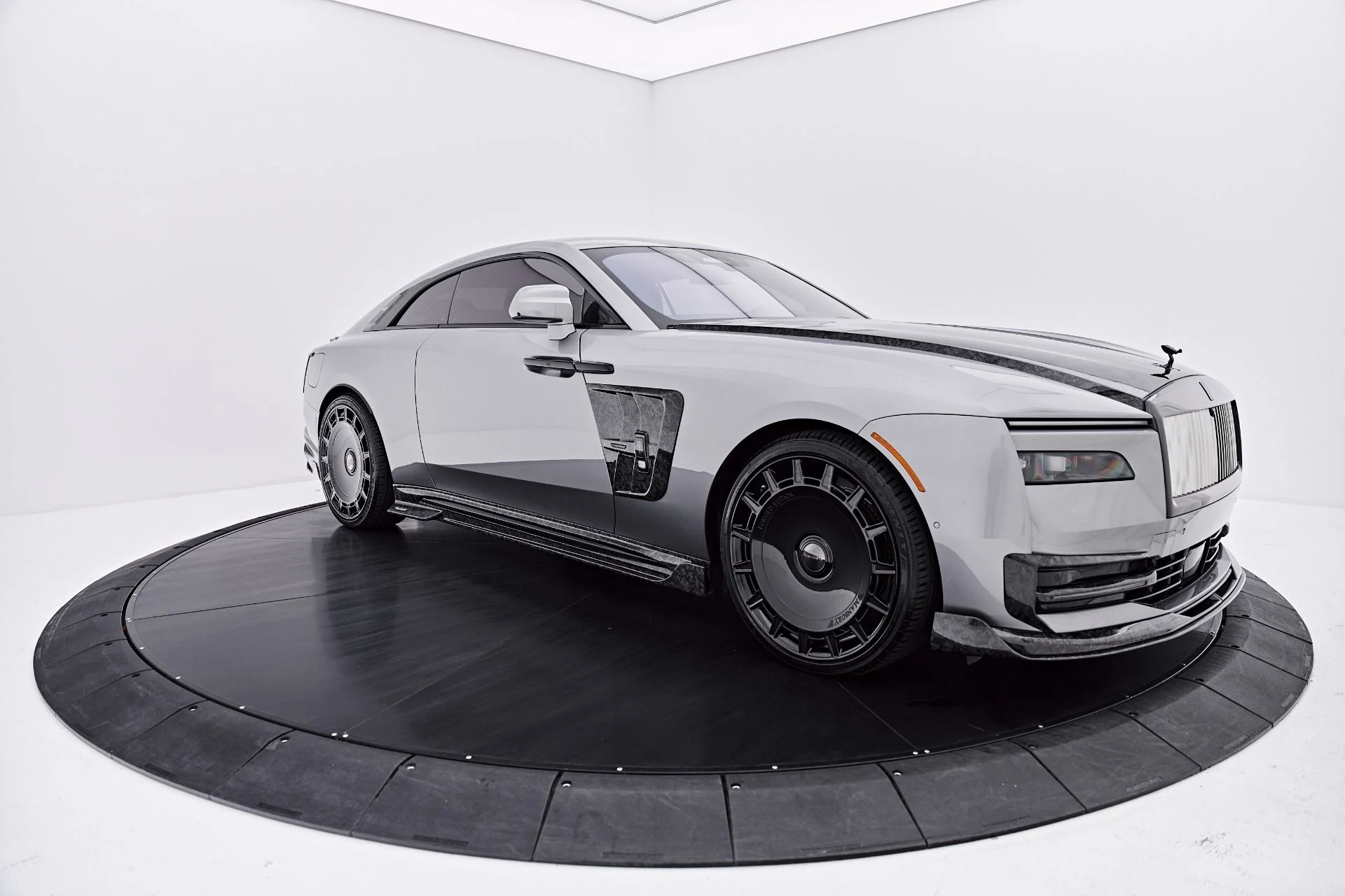 mph018_1606601613_Used_2025_Rolls_Royce_Spectre_BLACK_BADGE_1788228363_c136cf40df