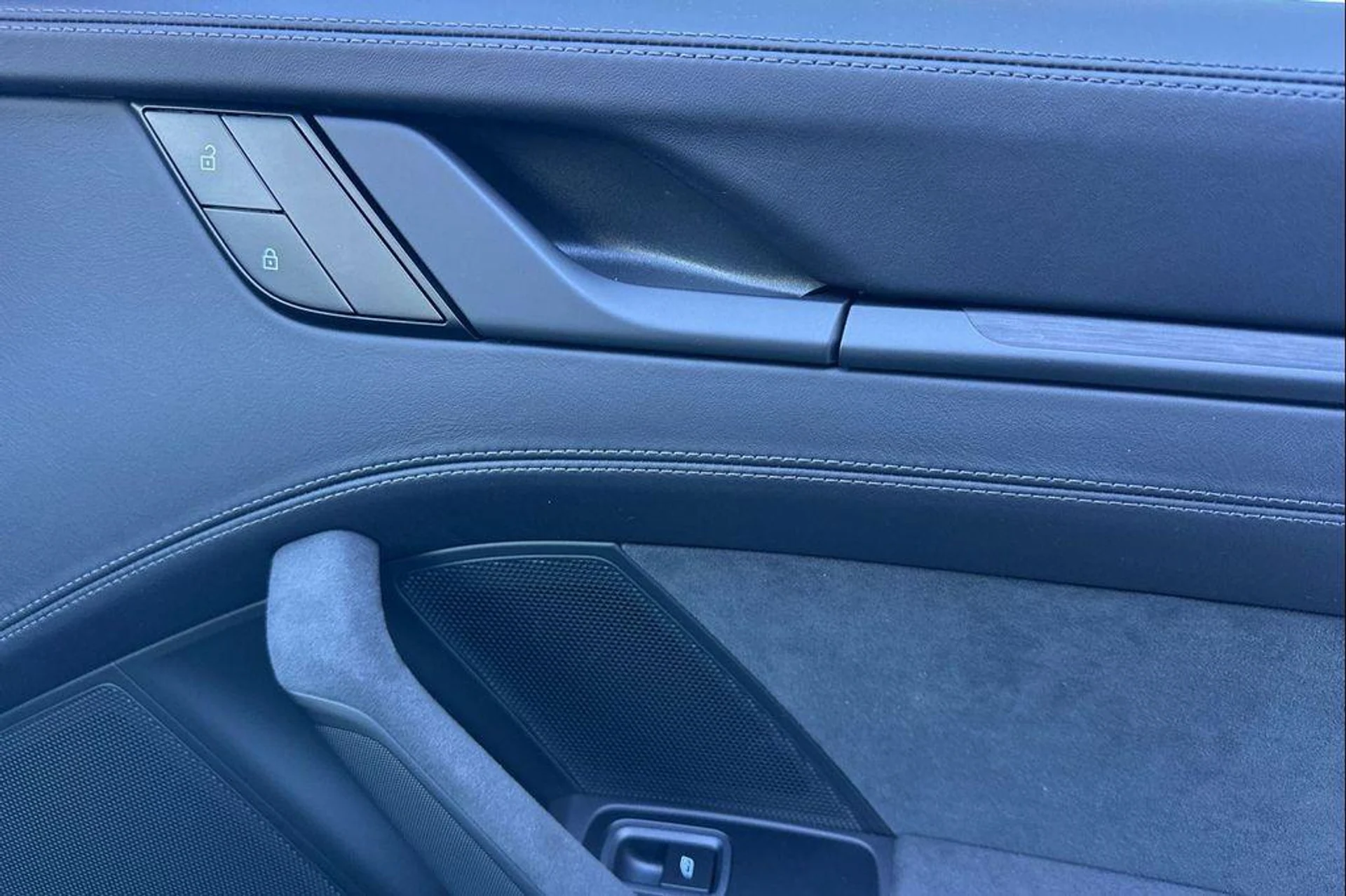 mph018_160799249_a7_IO_4_J4r_Xvv_Ktqq_X_Jl_Zj_Qiubc_KU_5549895987