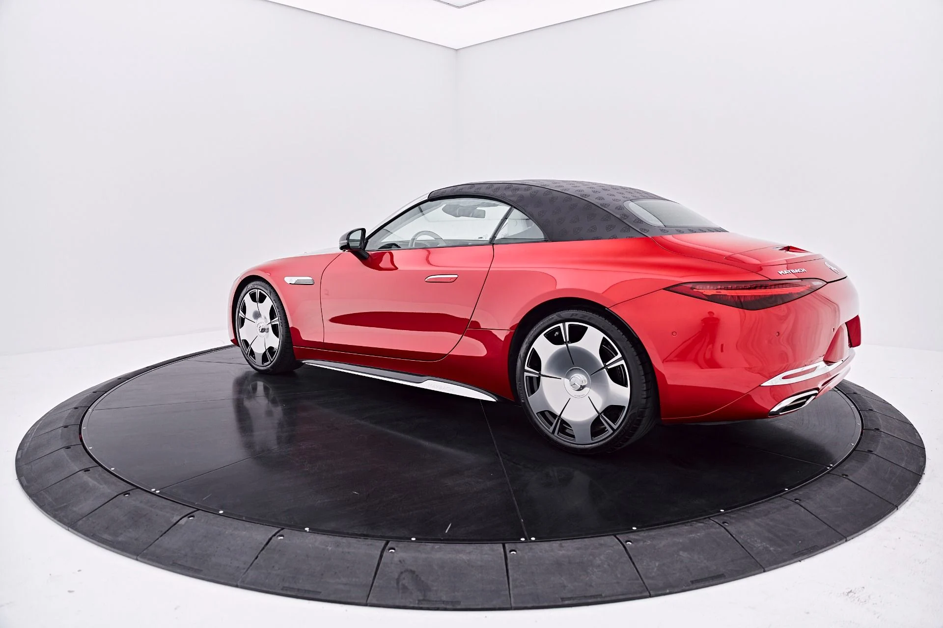 mph018_1614036110_Used_2026_Mercedes_Benz_SL_Class_Maybach_SL_680_1786583621_f2ed788aff