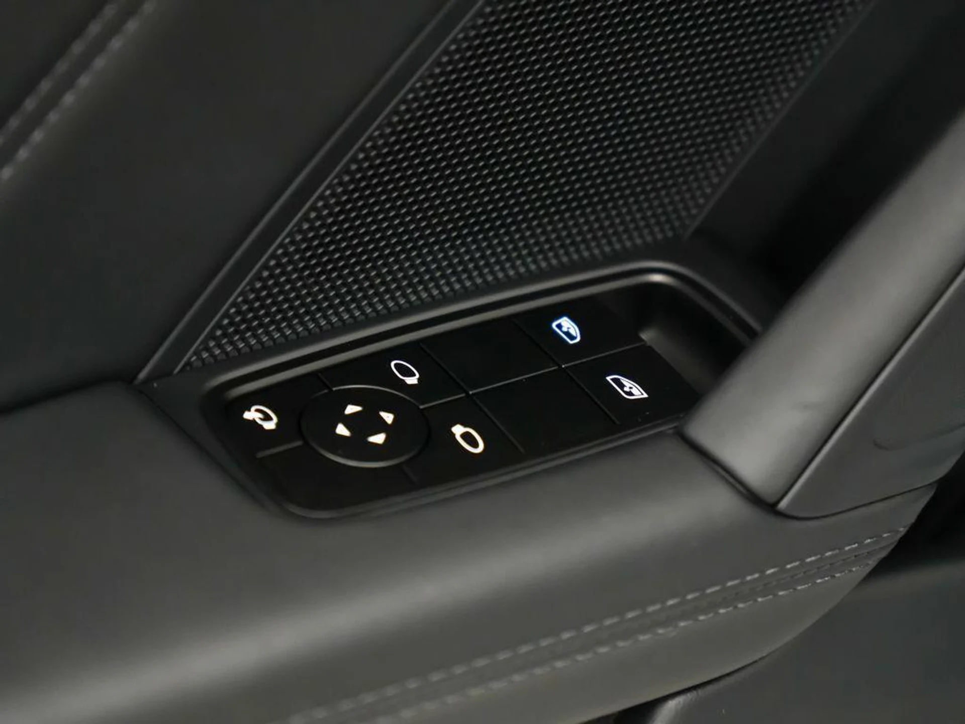 mph018_1616376261_9_3hr_IQD_Kgxa_Ul_Lg9_N_Pd_Hla_AO_8_E_46523a5d7d