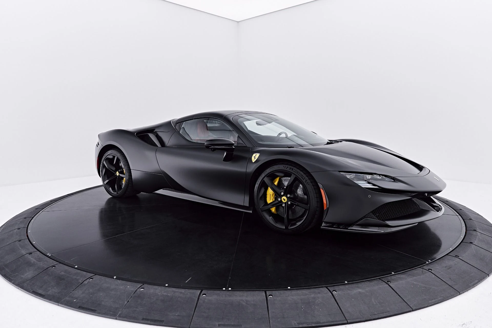 mph018_161741729_Used_2024_Ferrari_SF_90_Spider_Base_1785520176_72ba3d989d