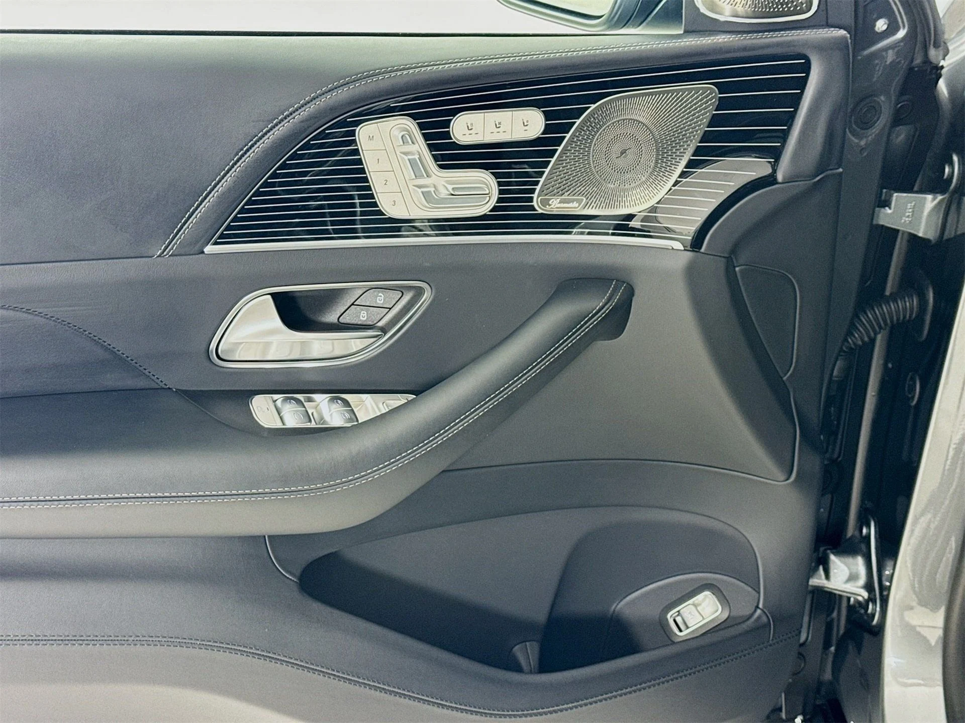 mph018_162058557_9818f12f17936f30fdb415dcbe18fe94x_54c855108c