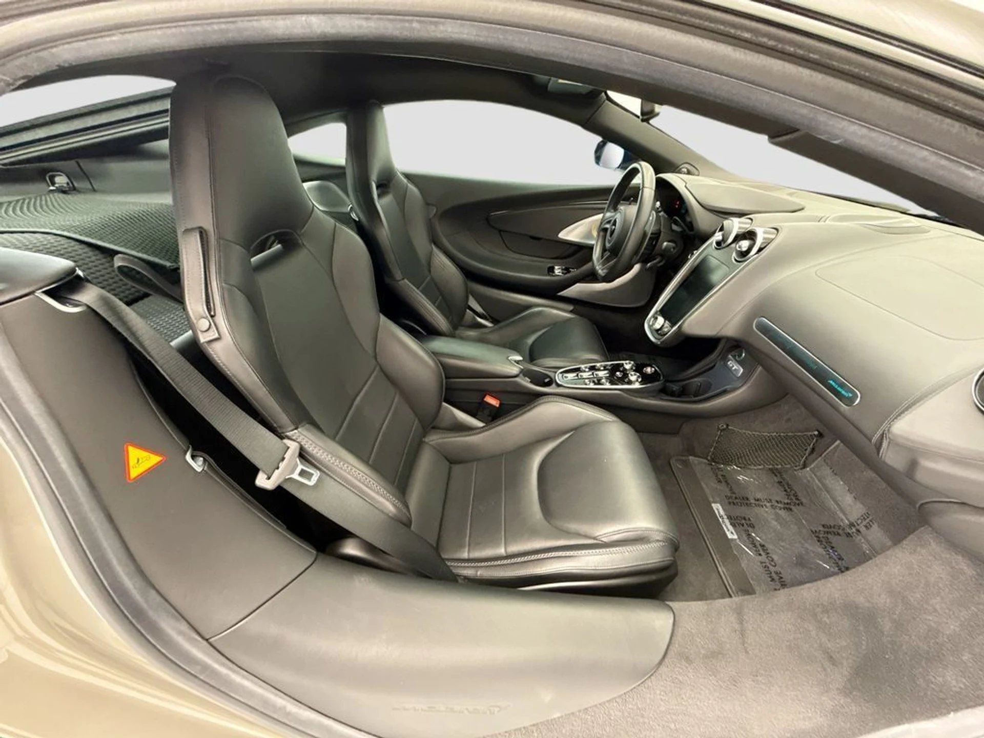 mph018_1623517400_used_2020_mclaren_gt_coupe_8119_23017513_19_1024_4c986ed586