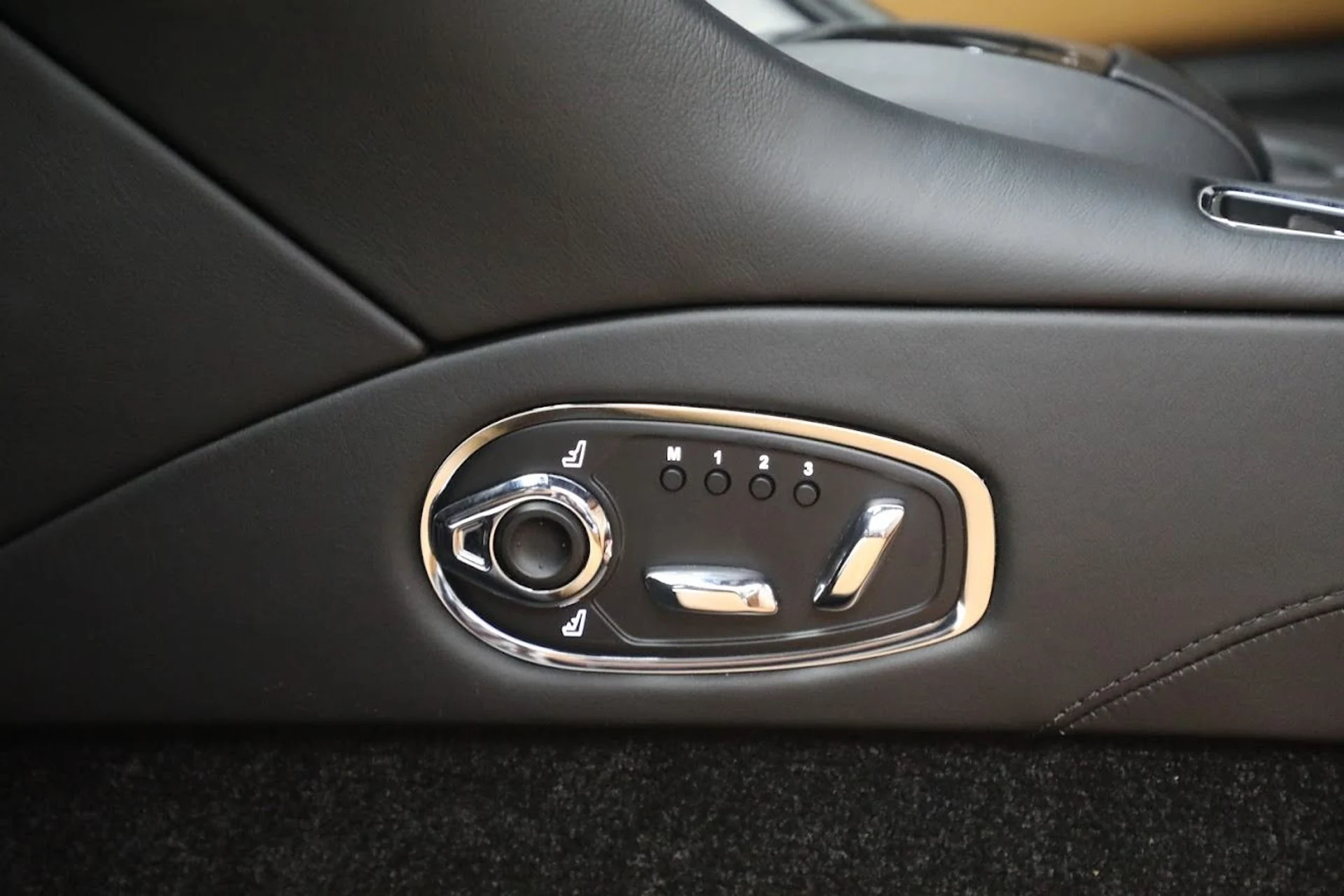 mph018_1645521712_Used_2019_Aston_Martin_DBS_Superleggera_1688394544_ffd3dcfb0d