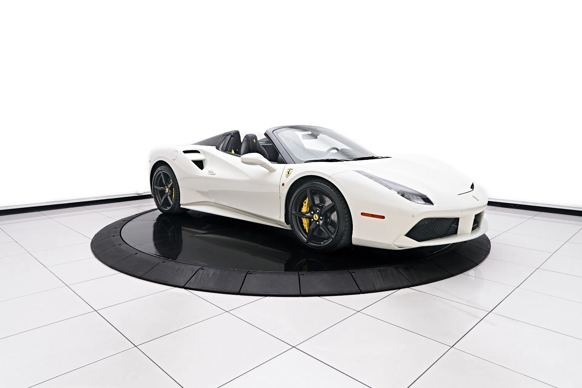 mph018_1657430923_Used_2019_Ferrari_488_Spider_Base_1748546084_35ad66f489