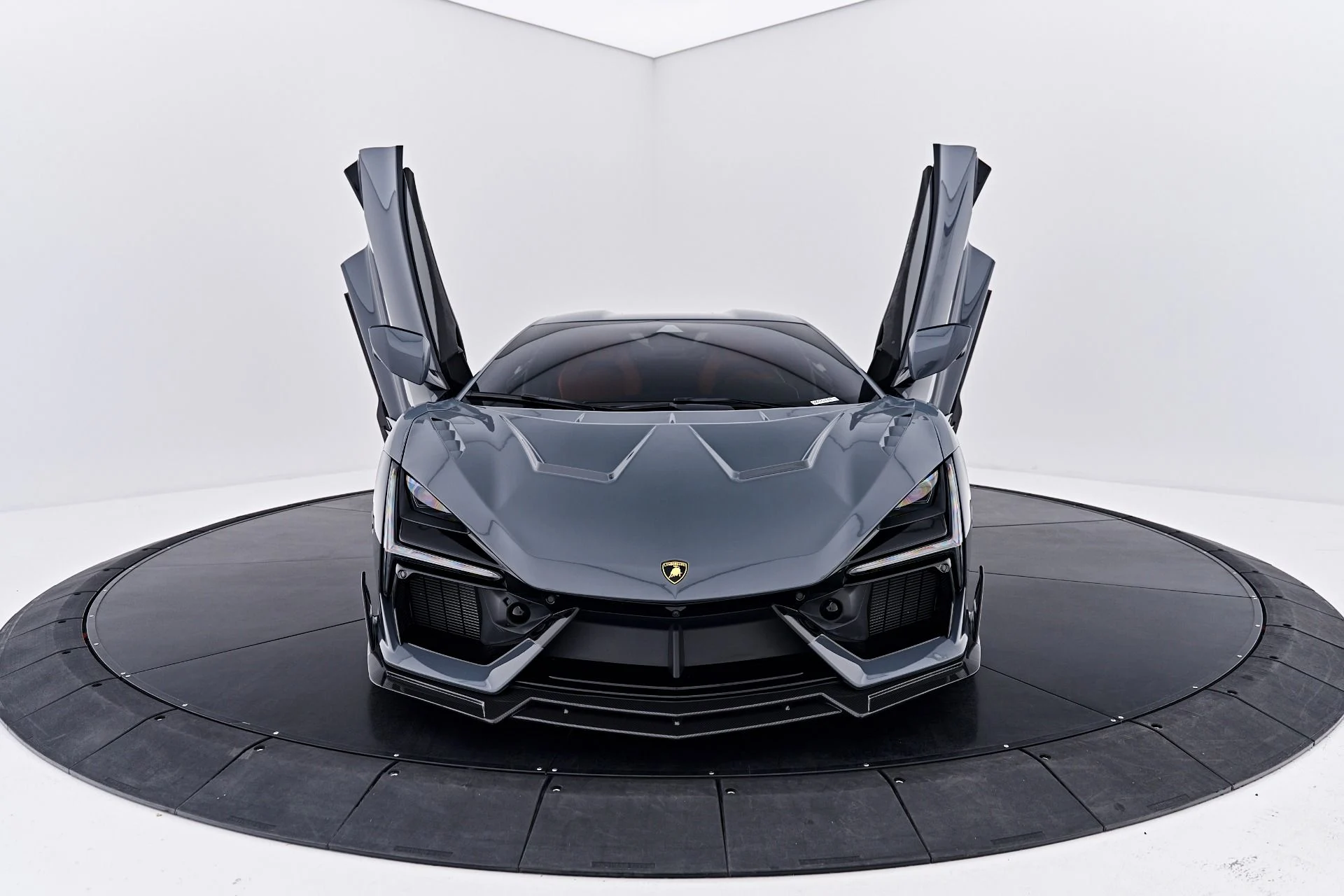 mph018_1660277230_Used_2024_Lamborghini_Revuelto_Base_1789623377_320be48bc8