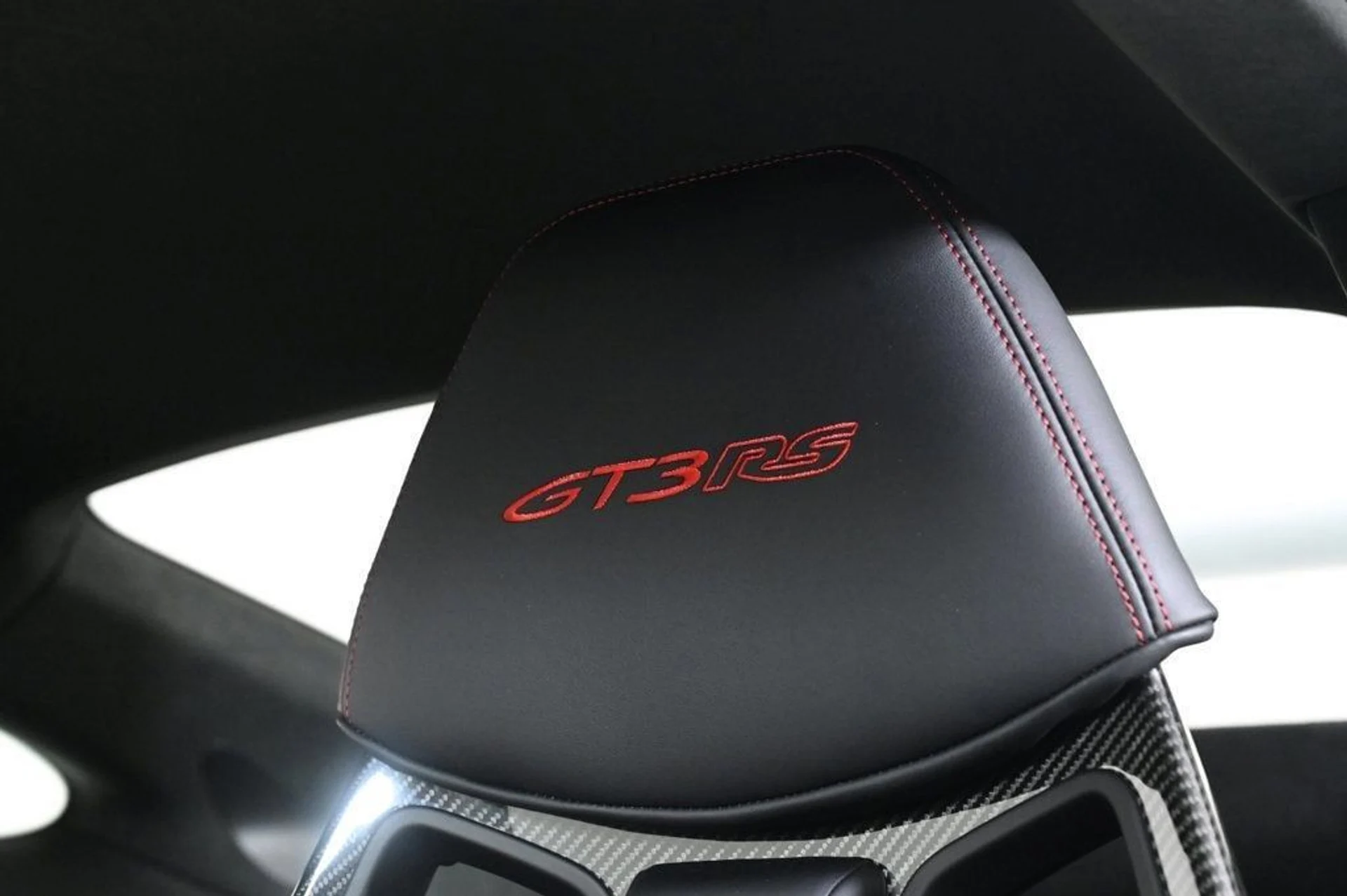 mph018_166038541_810ee1edf663419997e51be255381369_297ea805db