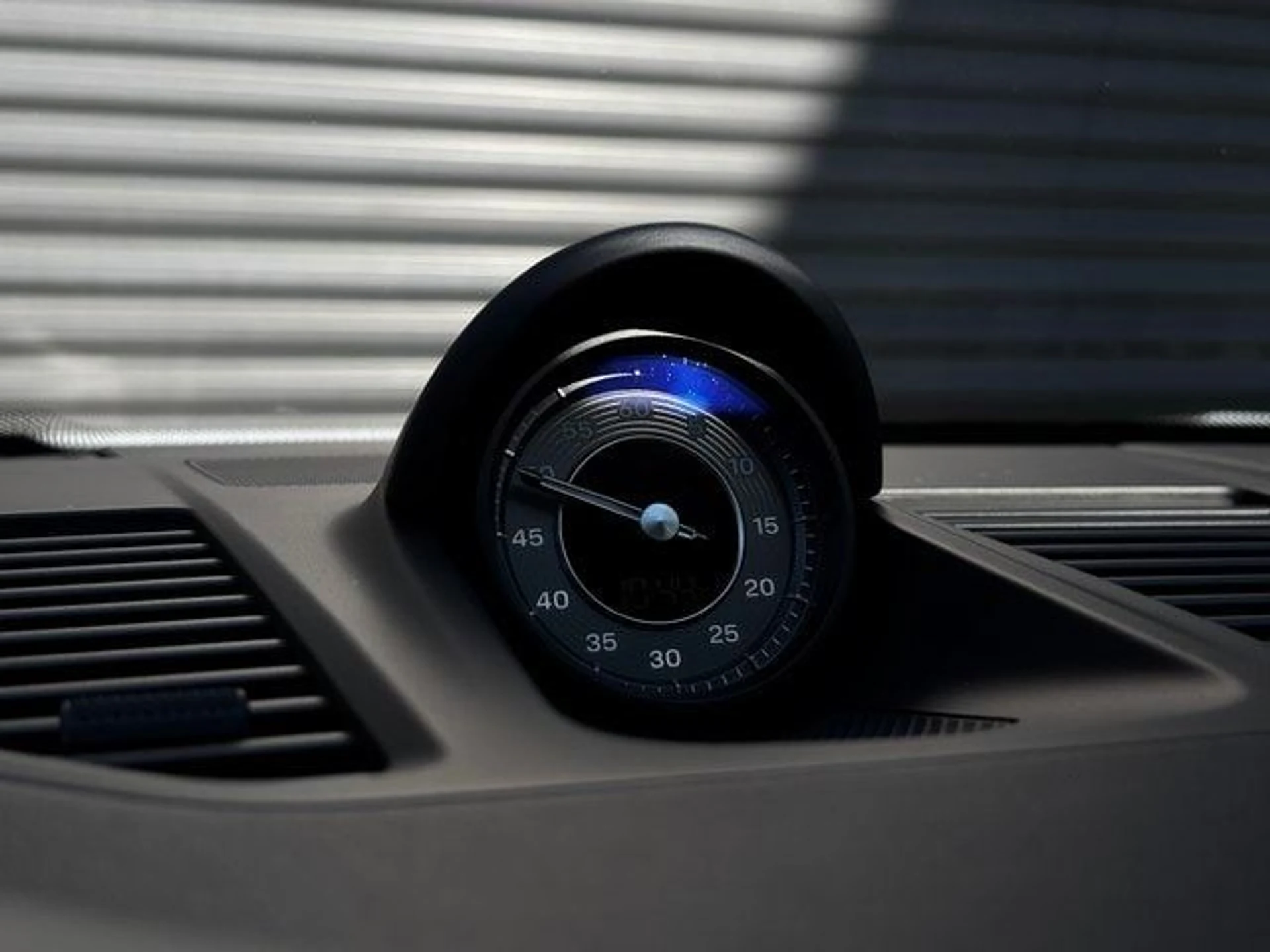 mph018_1661426_9379e66350c17c19d70211821a145616x_681da4503e