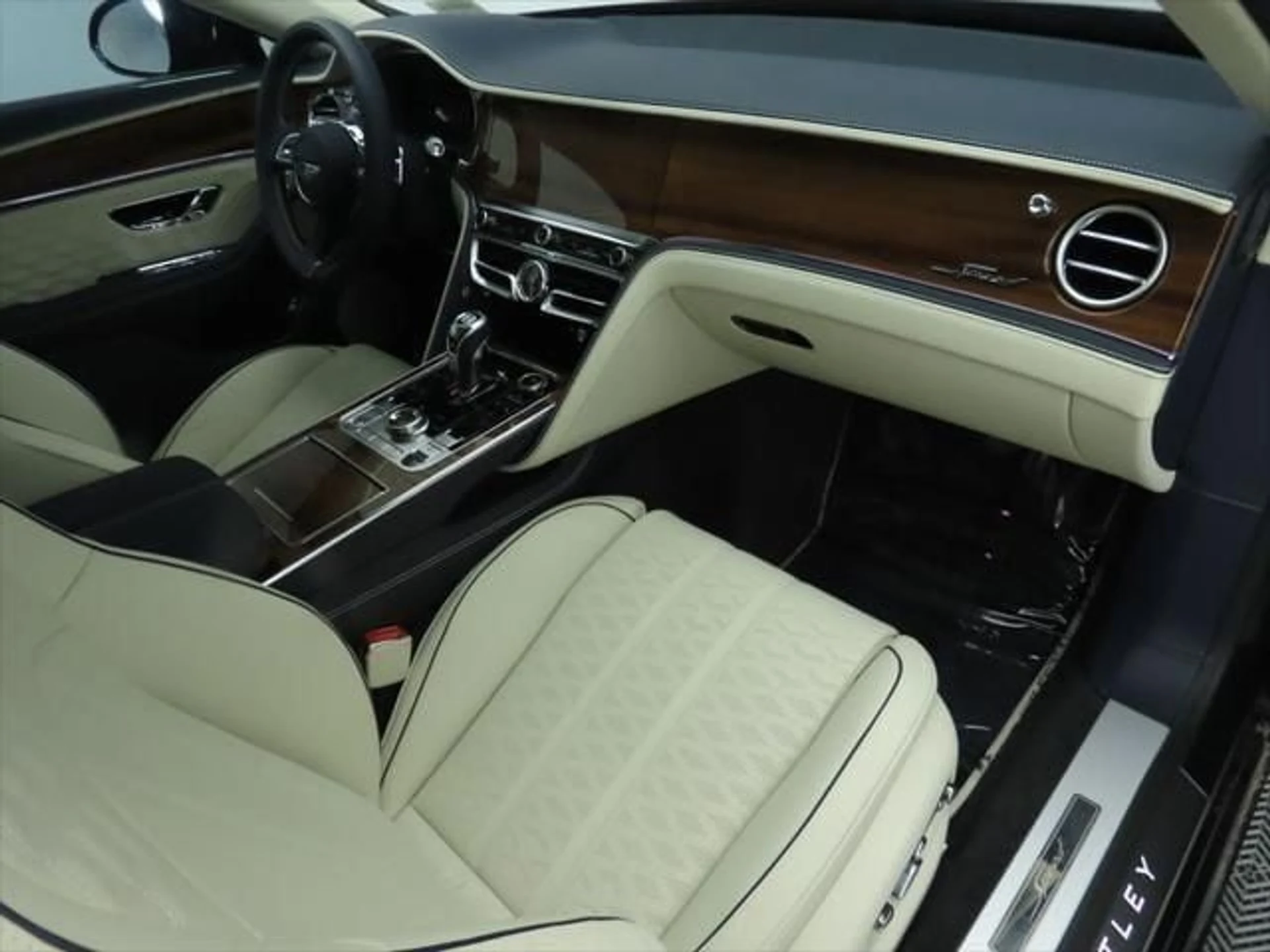 mph018_1664823487_used_2025_bentley_flying_spur_speedsedan_8119_23006169_19_640_73c2a8d964