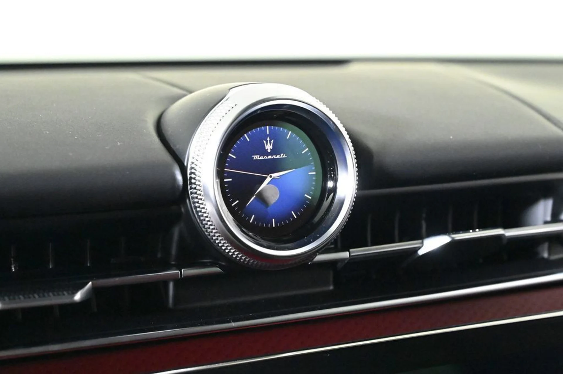 mph018_1687835826_new_2026_maserati_grecale_modenaawd_11350_23023956_19_1024_aa084e40ea