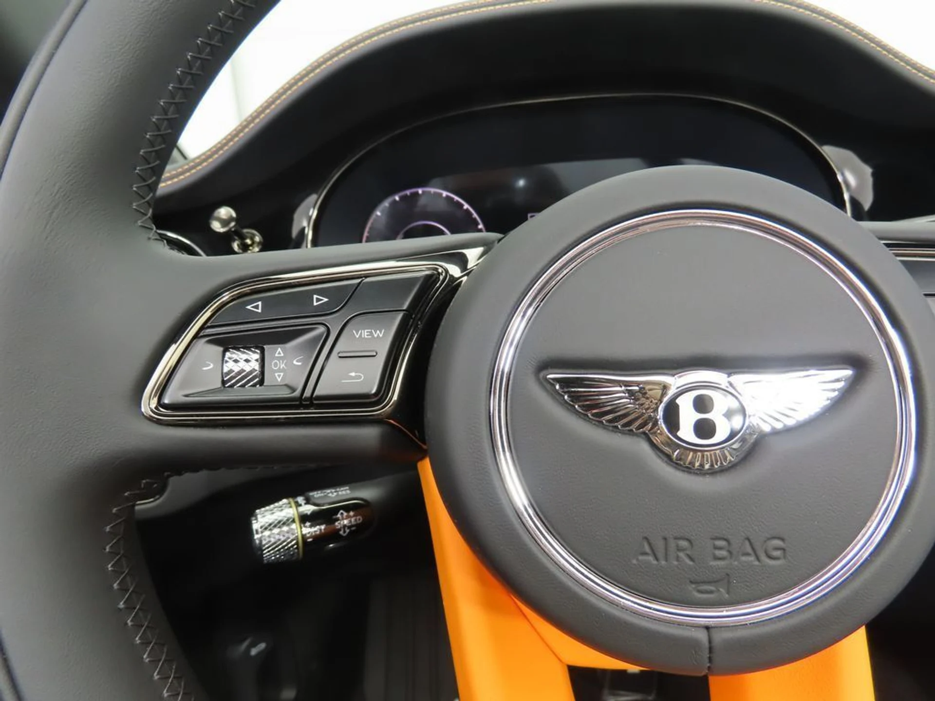 mph018_1688858914_new_2025_bentley_continental_gtblackeditionconvertible_8119_22910187_19_1024_dfe7daef75
